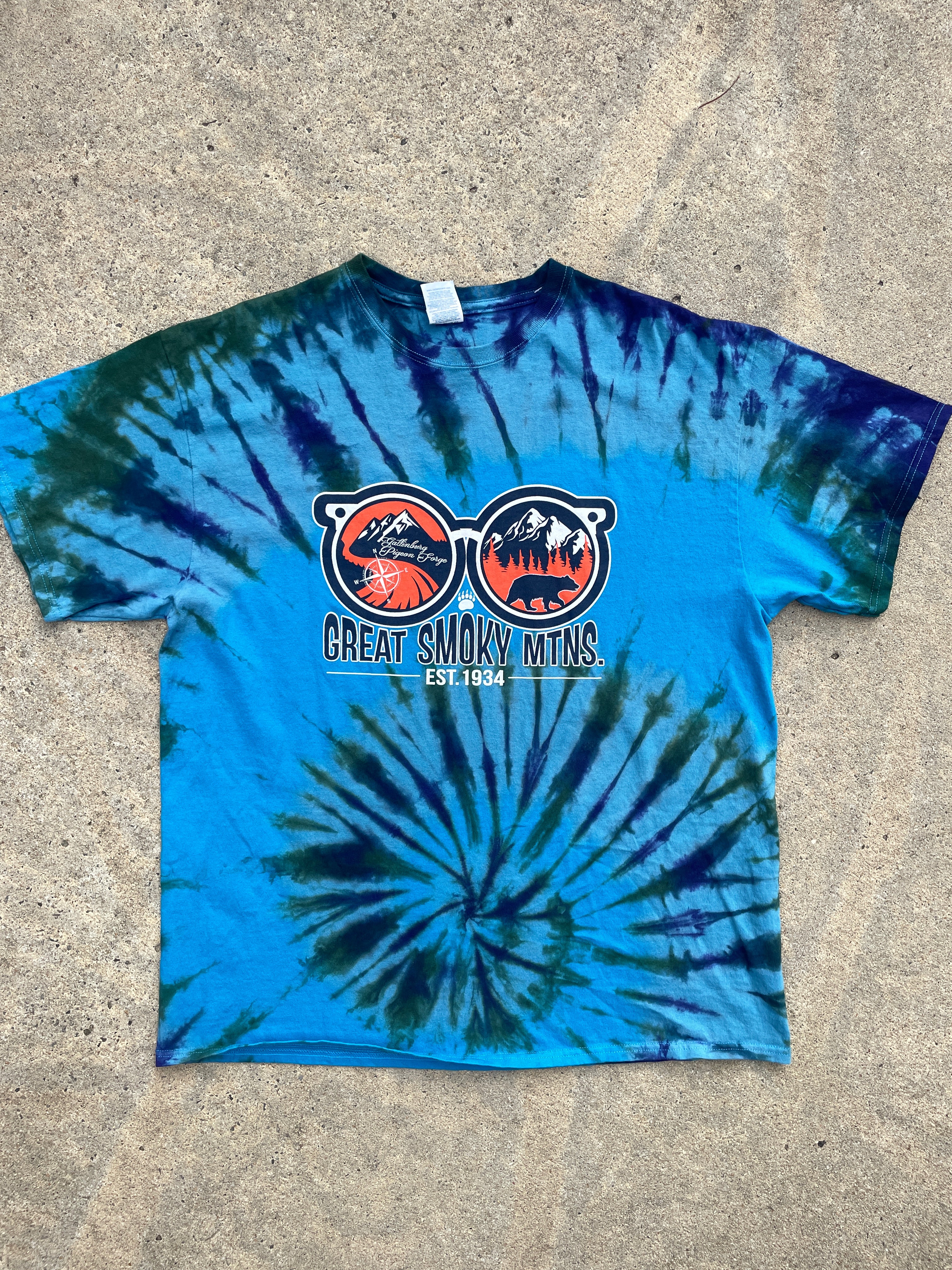 Great Smoky Mountains Sunglasses Short Sleeve Tie Dye T-Shirt | Men's XL