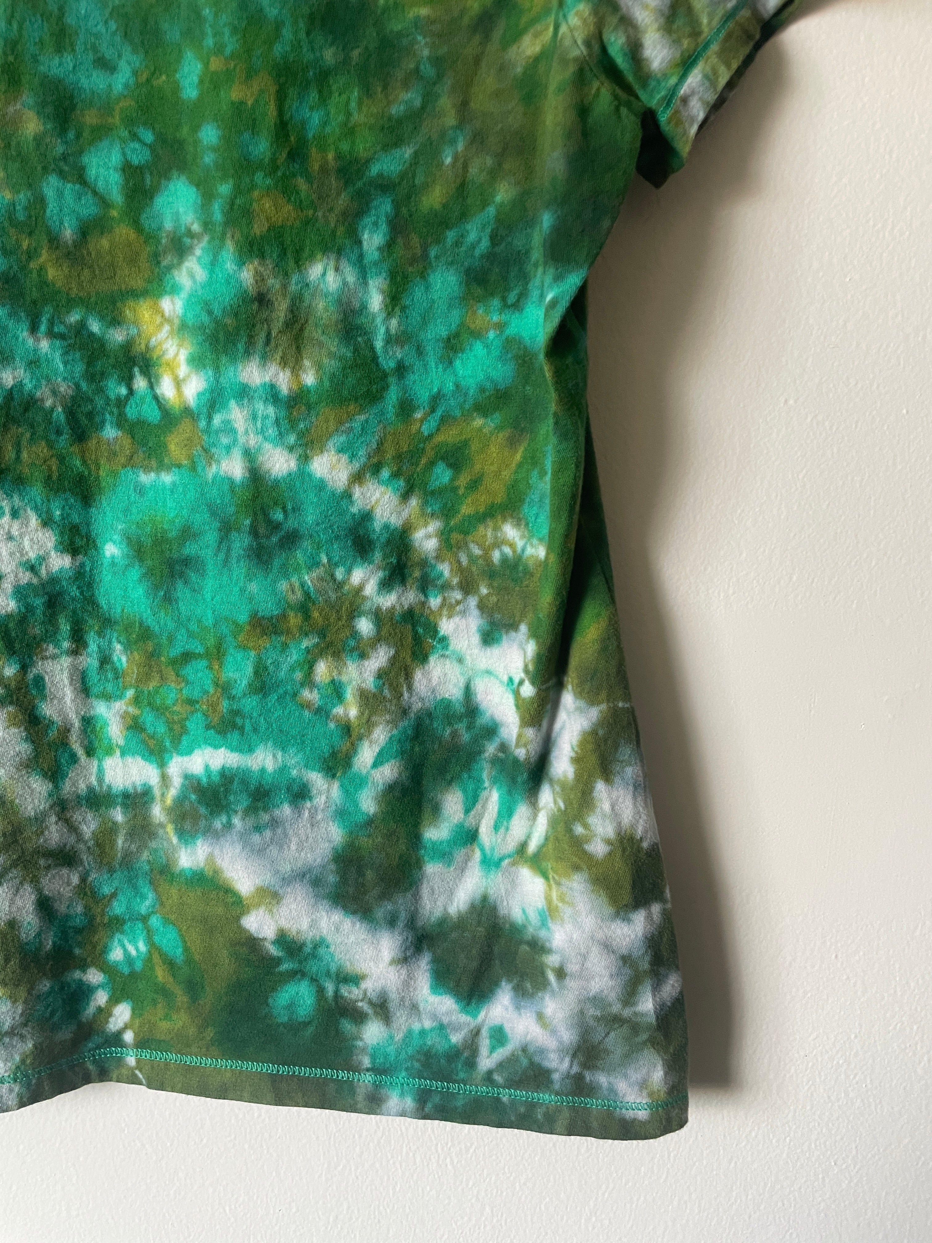 Large Women's Delicate Arch Handmade Tie Dye T-Shirt | One-Of-a-Kind Upcycled Green and Black Short Sleeve Shirt