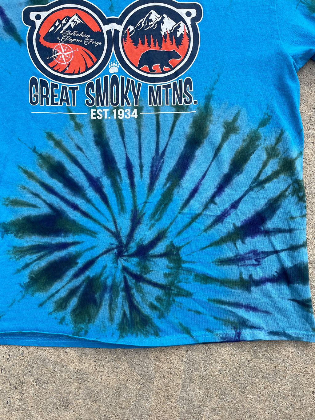 Great Smoky Mountains Sunglasses Short Sleeve Tie Dye T-Shirt | Men's XL