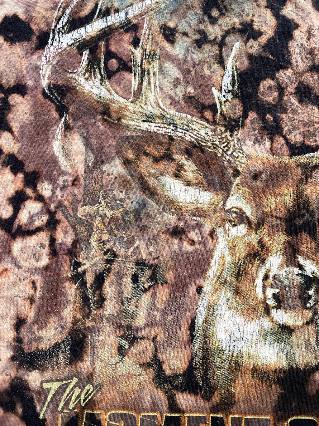 Deer Hunting Black and Brown Short Sleeve Bleached Dye T-Shirt | Men's XL