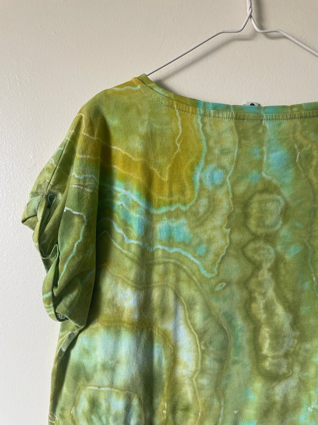 Large Women's Delicate Arch Handmade Geode Tie Dye T-Shirt | One-Of-a-Kind Upcycled Green and White Short Sleeve Shirt