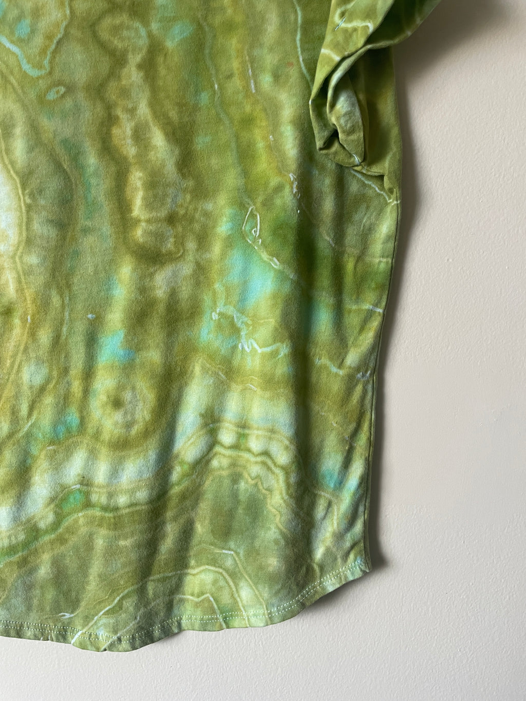 Large Women's Delicate Arch Handmade Geode Tie Dye T-Shirt | One-Of-a-Kind Upcycled Green and White Short Sleeve Shirt