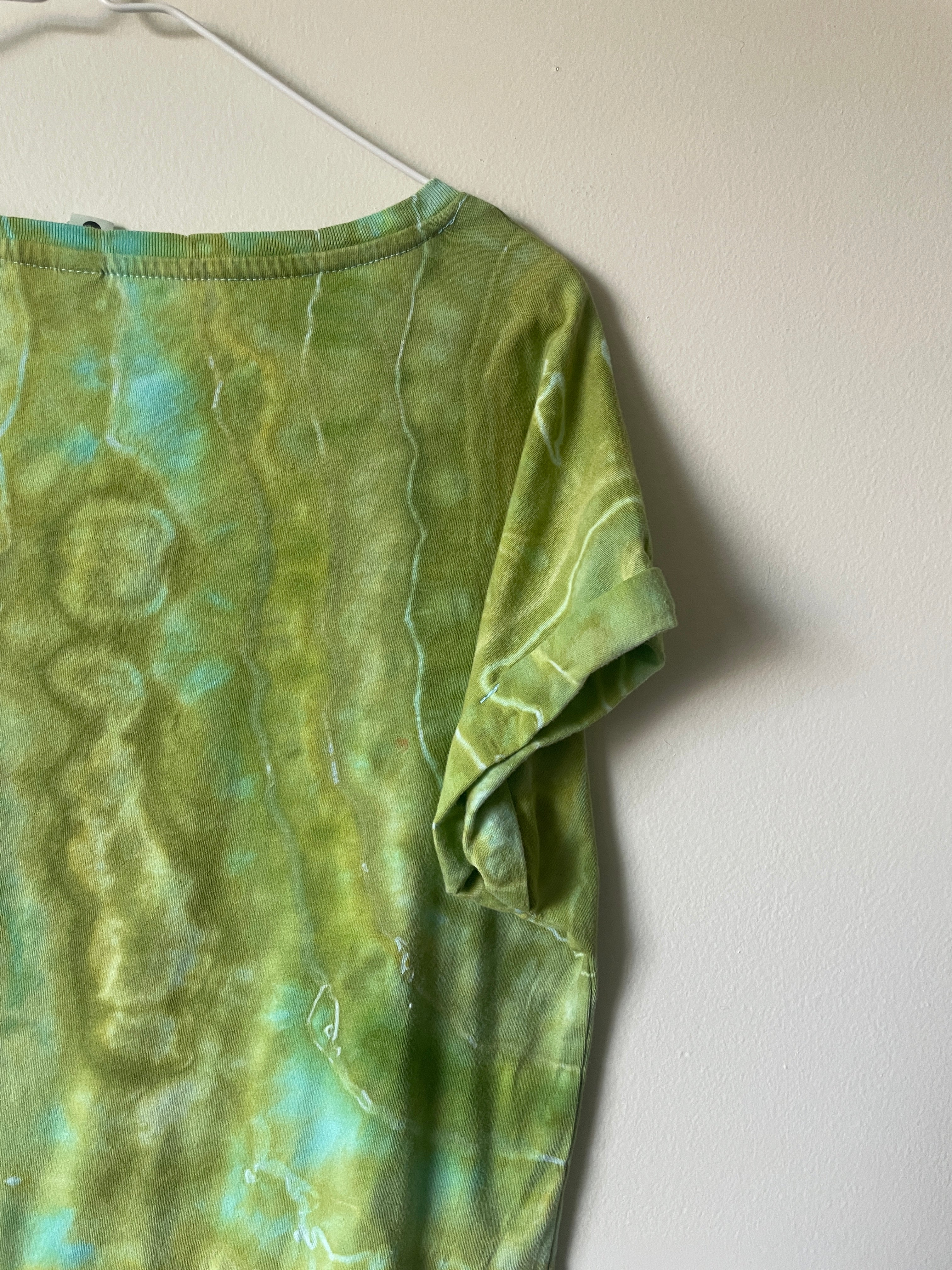 Large Women's Delicate Arch Handmade Geode Tie Dye T-Shirt | One-Of-a-Kind Upcycled Green and White Short Sleeve Shirt
