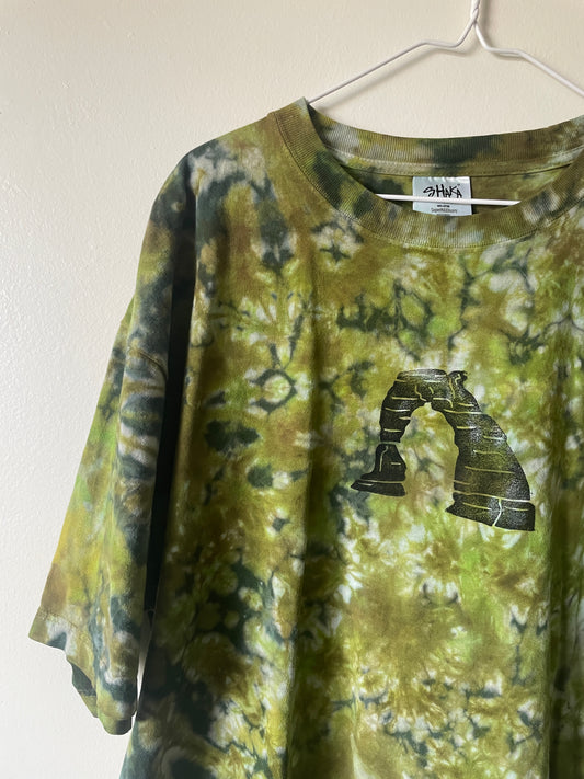 XL Men's Delicate Arch Handmade Reverse Tie Dye T-Shirt | One-Of-a-Kind Upcycled Green and Brown Short Sleeve Shirt