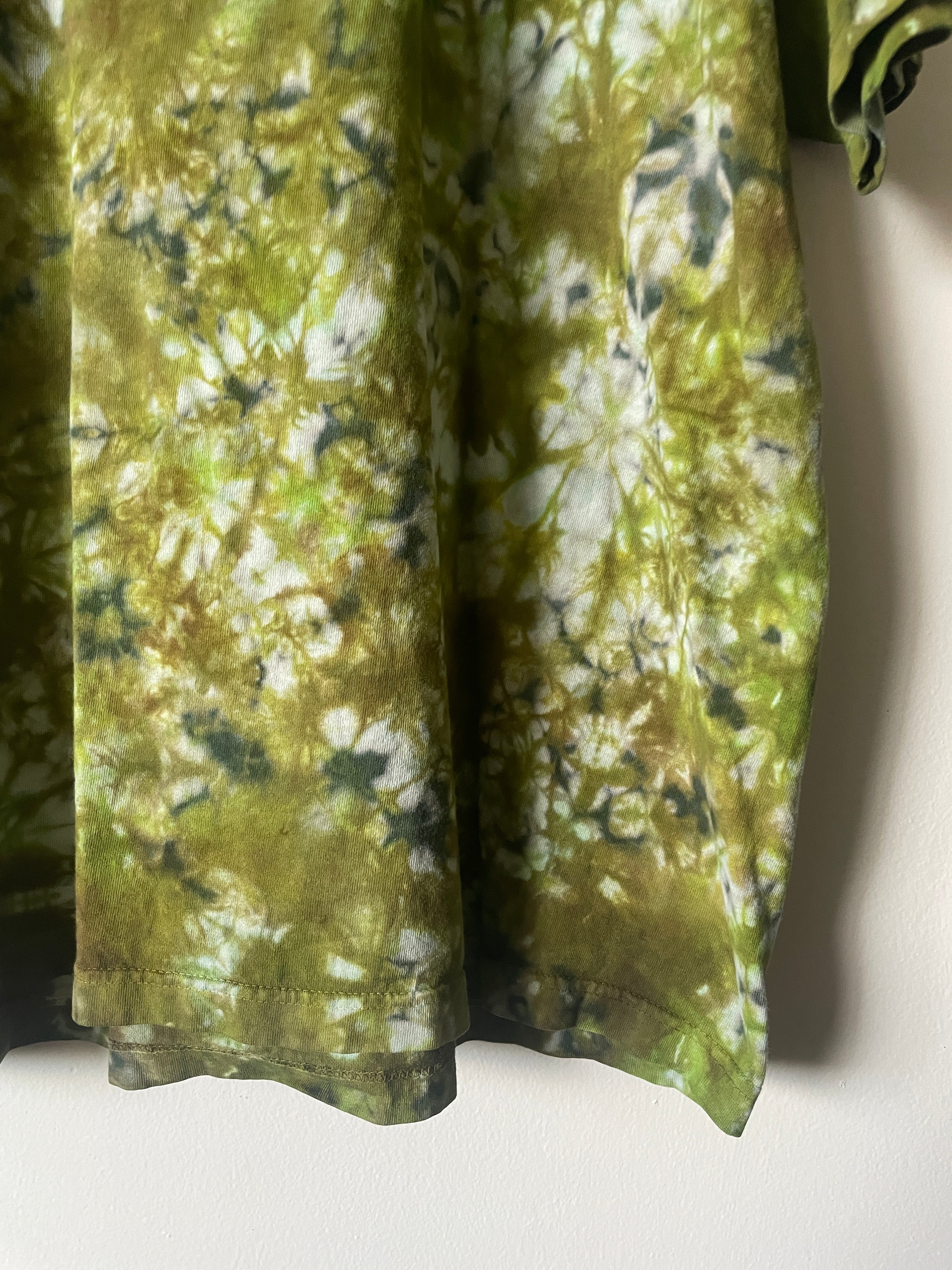 XL Men's Delicate Arch Handmade Reverse Tie Dye T-Shirt | One-Of-a-Kind Upcycled Green and Brown Short Sleeve Shirt