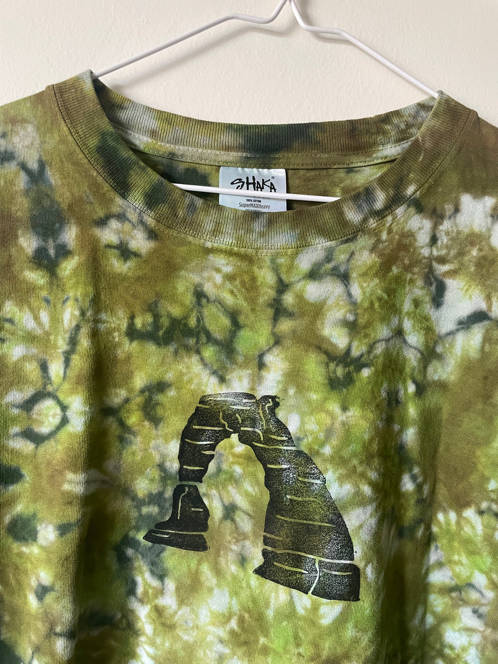 XL Men's Delicate Arch Handmade Reverse Tie Dye T-Shirt | One-Of-a-Kind Upcycled Green and Brown Short Sleeve Shirt