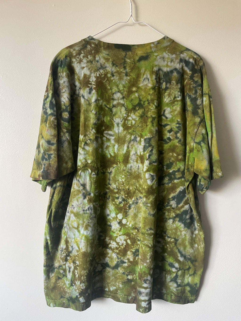 XL Men's Delicate Arch Handmade Reverse Tie Dye T-Shirt | One-Of-a-Kind Upcycled Green and Brown Short Sleeve Shirt