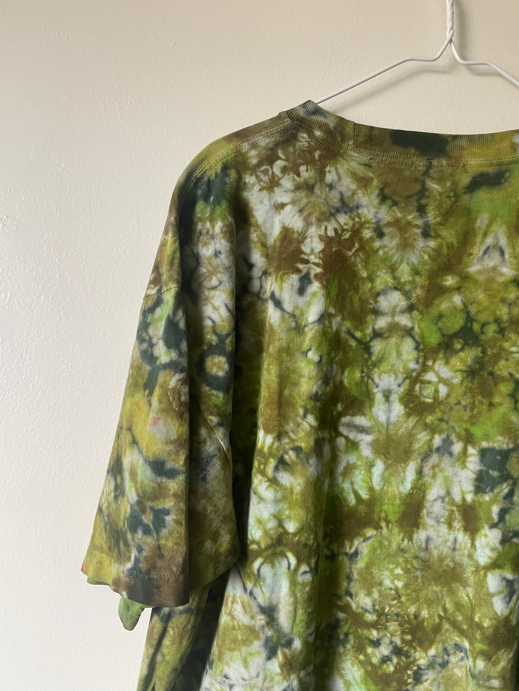 XL Men's Delicate Arch Handmade Reverse Tie Dye T-Shirt | One-Of-a-Kind Upcycled Green and Brown Short Sleeve Shirt