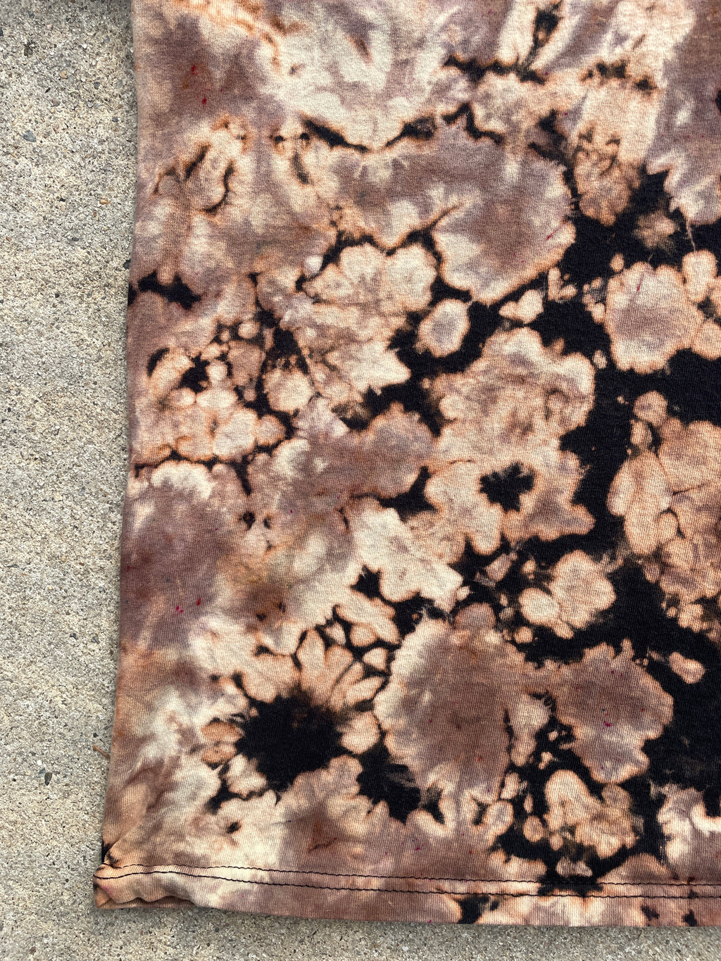 Deer Hunting Black and Brown Short Sleeve Bleached Dye T-Shirt | Men's XL