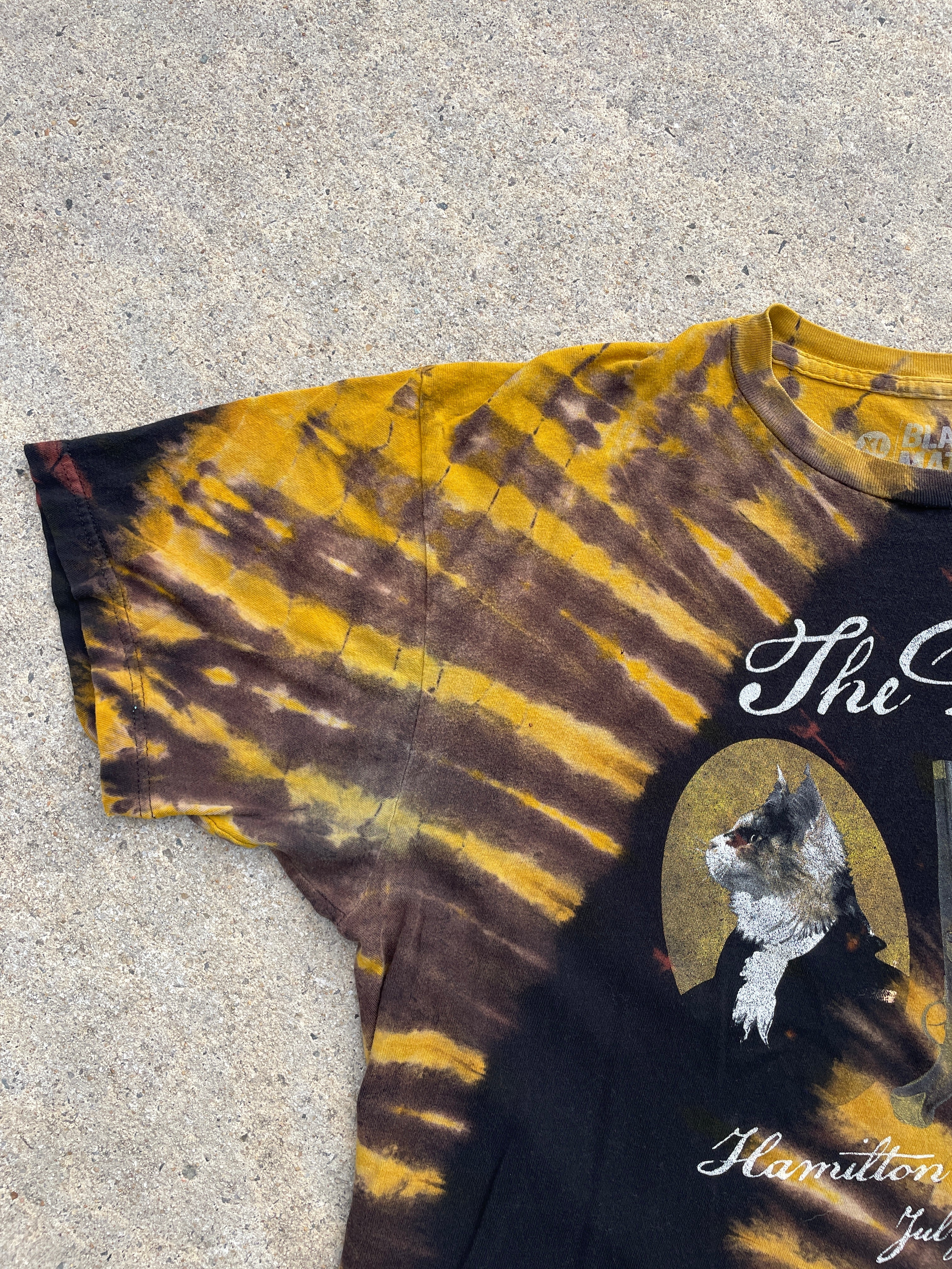 The Duel: Hamilton & Purr Black and Yellow Spiral Short Sleeve Bleached Dye T-Shirt | Men's XL Cat Pun Shirt