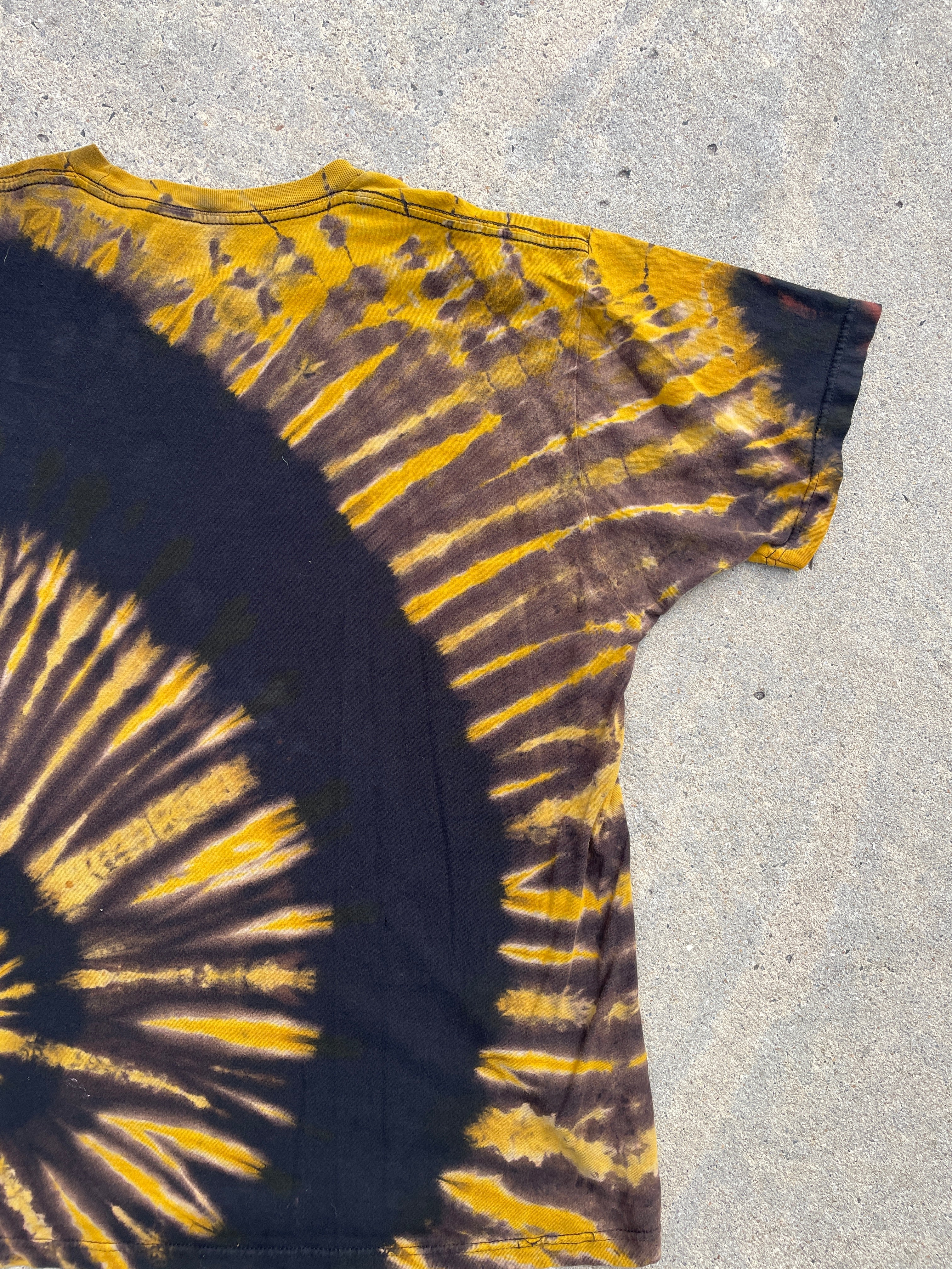 The Duel: Hamilton & Purr Black and Yellow Spiral Short Sleeve Bleached Dye T-Shirt | Men's XL Cat Pun Shirt