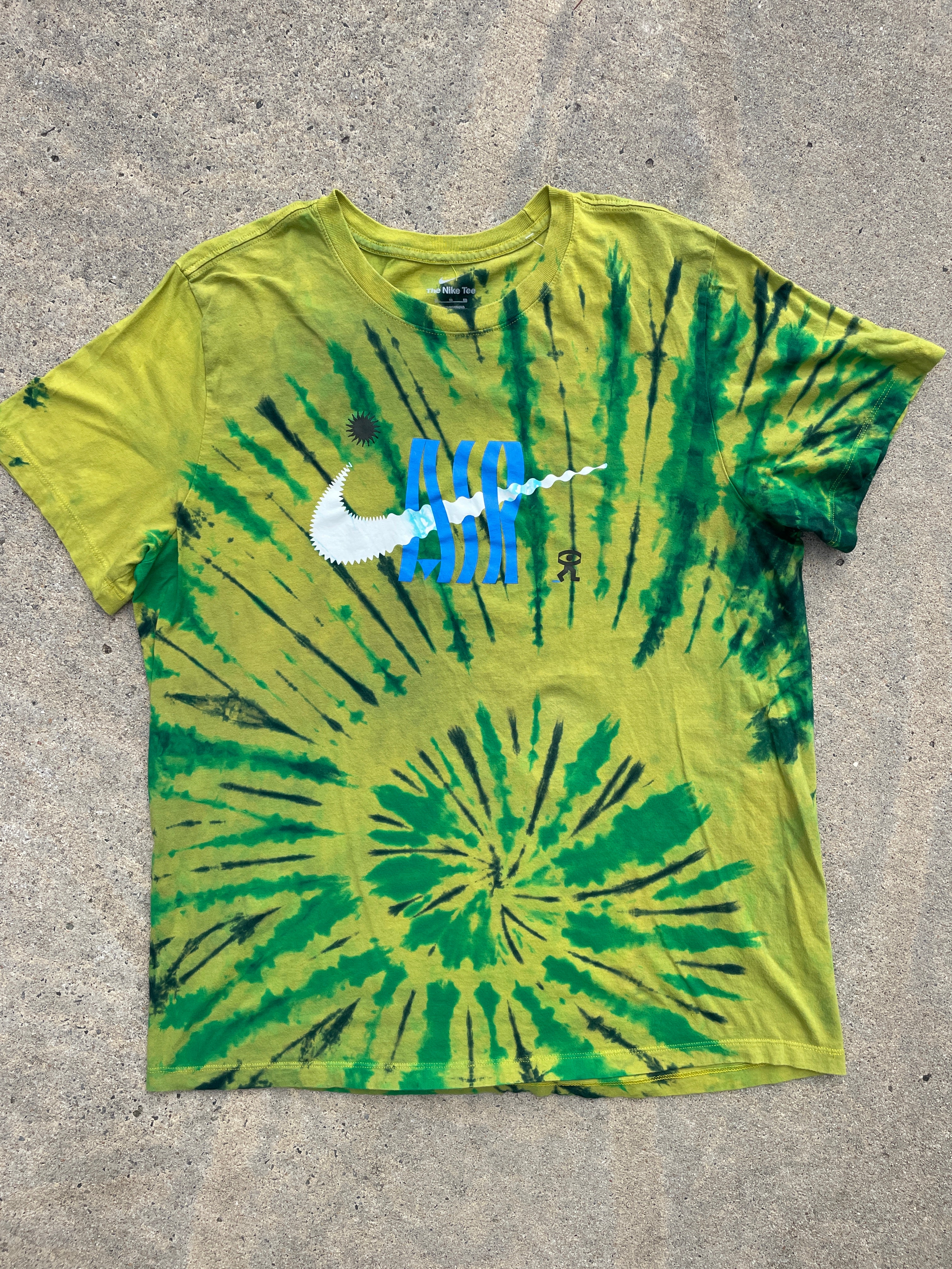 Nike Air Yellow and Blue Spiral Short Sleeve Tie Dye T-Shirt | Men's XL