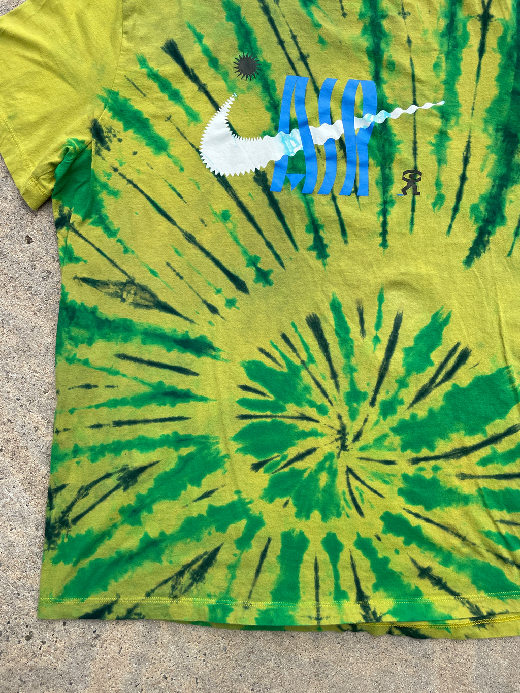 Nike Air Yellow and Blue Spiral Short Sleeve Tie Dye T-Shirt | Men's XL