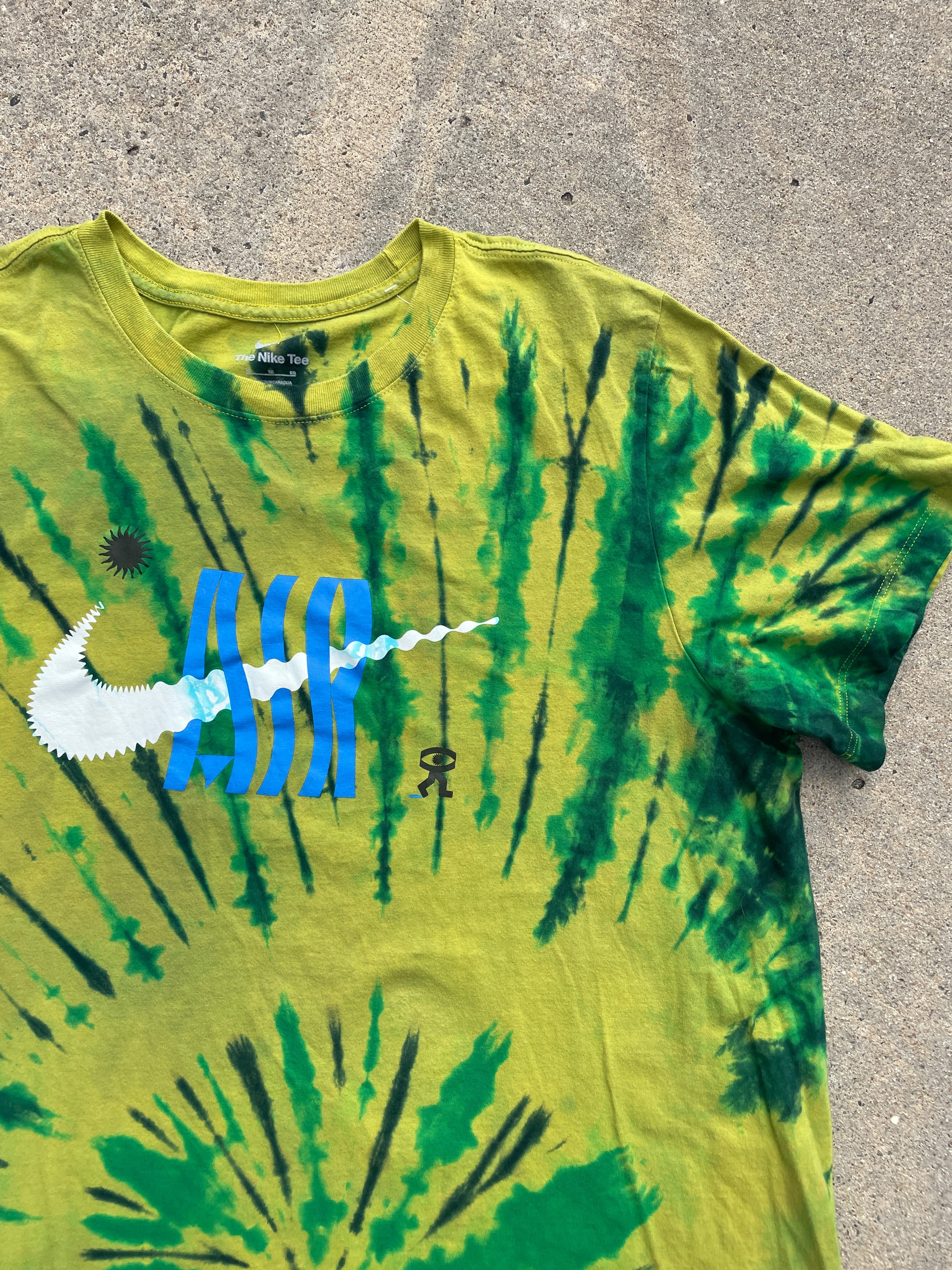 Nike Air Yellow and Blue Spiral Short Sleeve Tie Dye T-Shirt | Men's XL