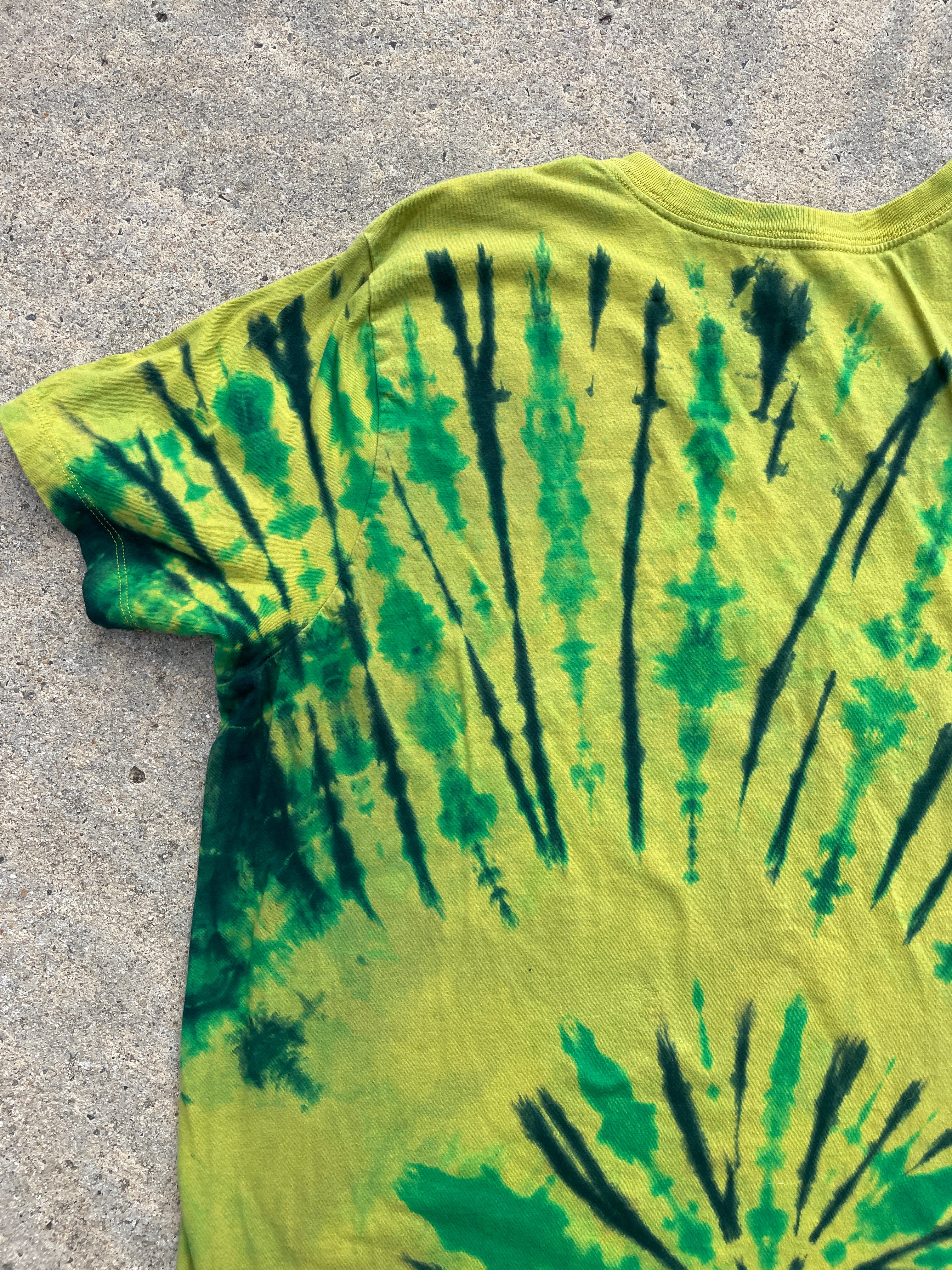 Nike Air Yellow and Blue Spiral Short Sleeve Tie Dye T-Shirt | Men's XL