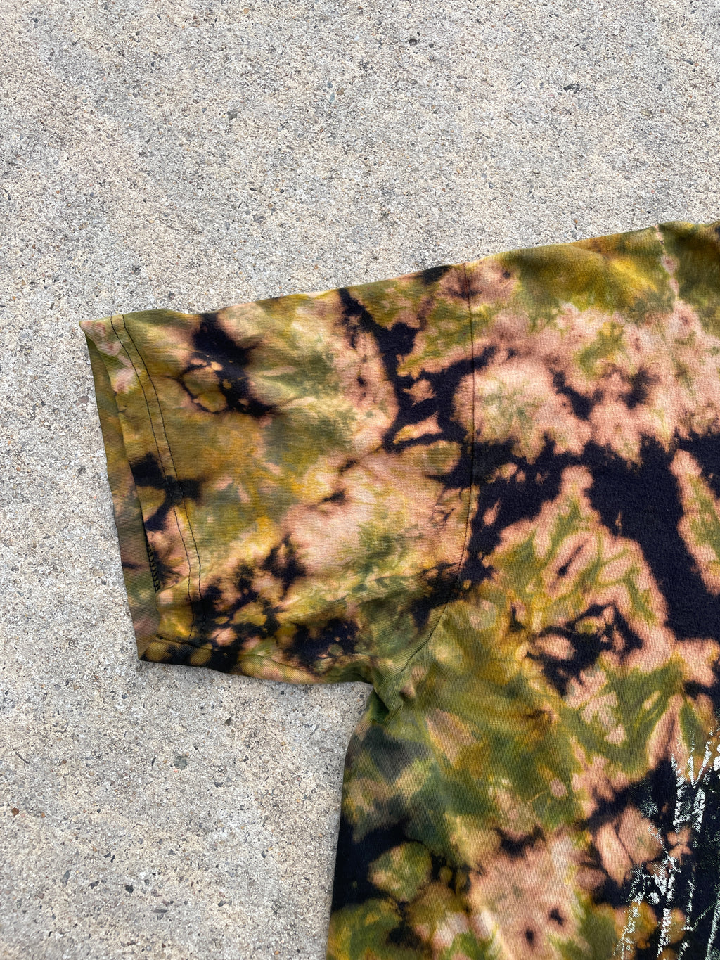 Wolf Pack Black and Green Short Sleeve Bleach Dyed T-Shirt | Men's XL