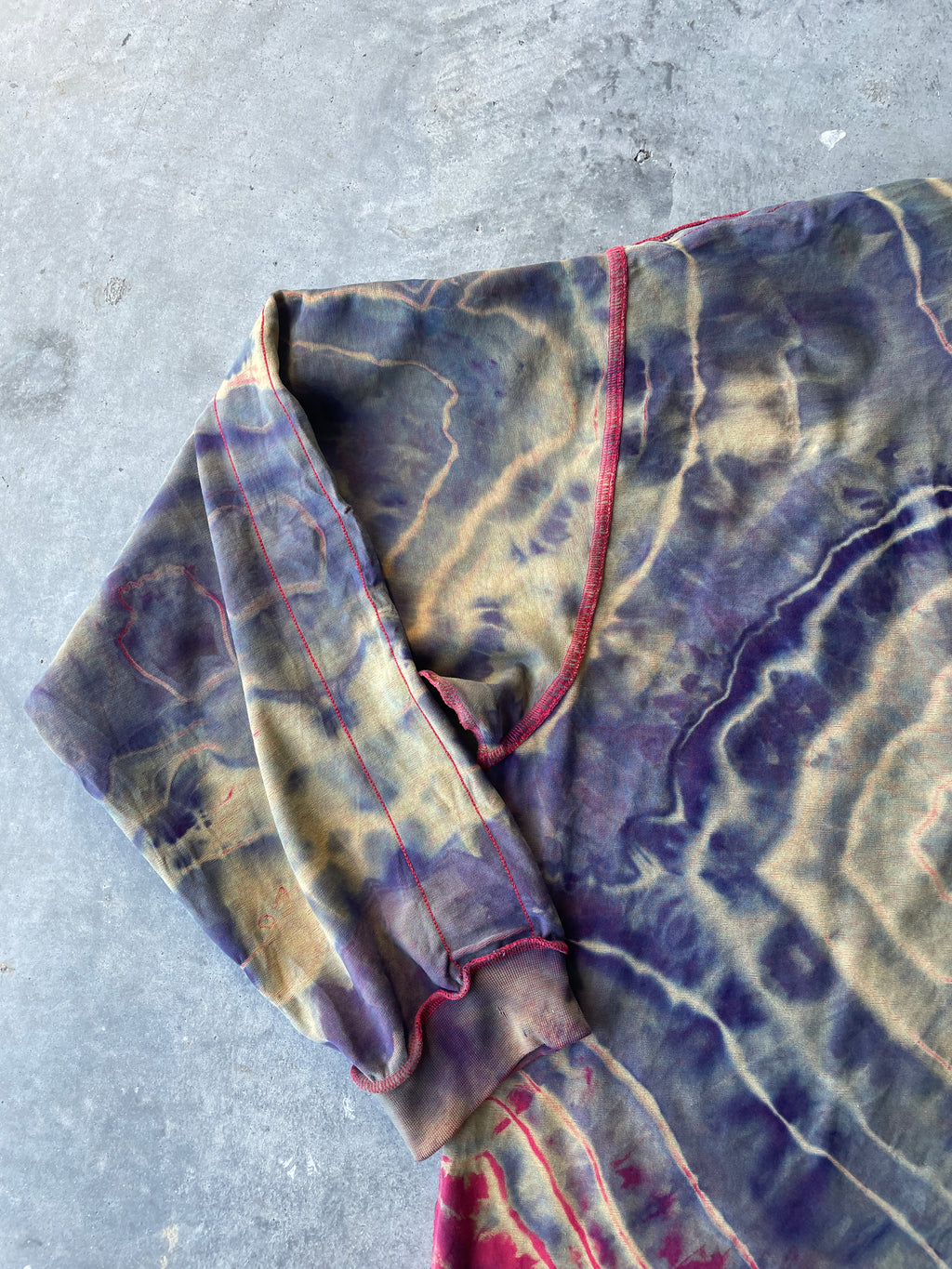 CRAZY adidas Tre-Foil Crewneck Sweatshirt with Tie Dye Lining | One-of-a-Kind Red and Black Sweatshirt | Men's XL