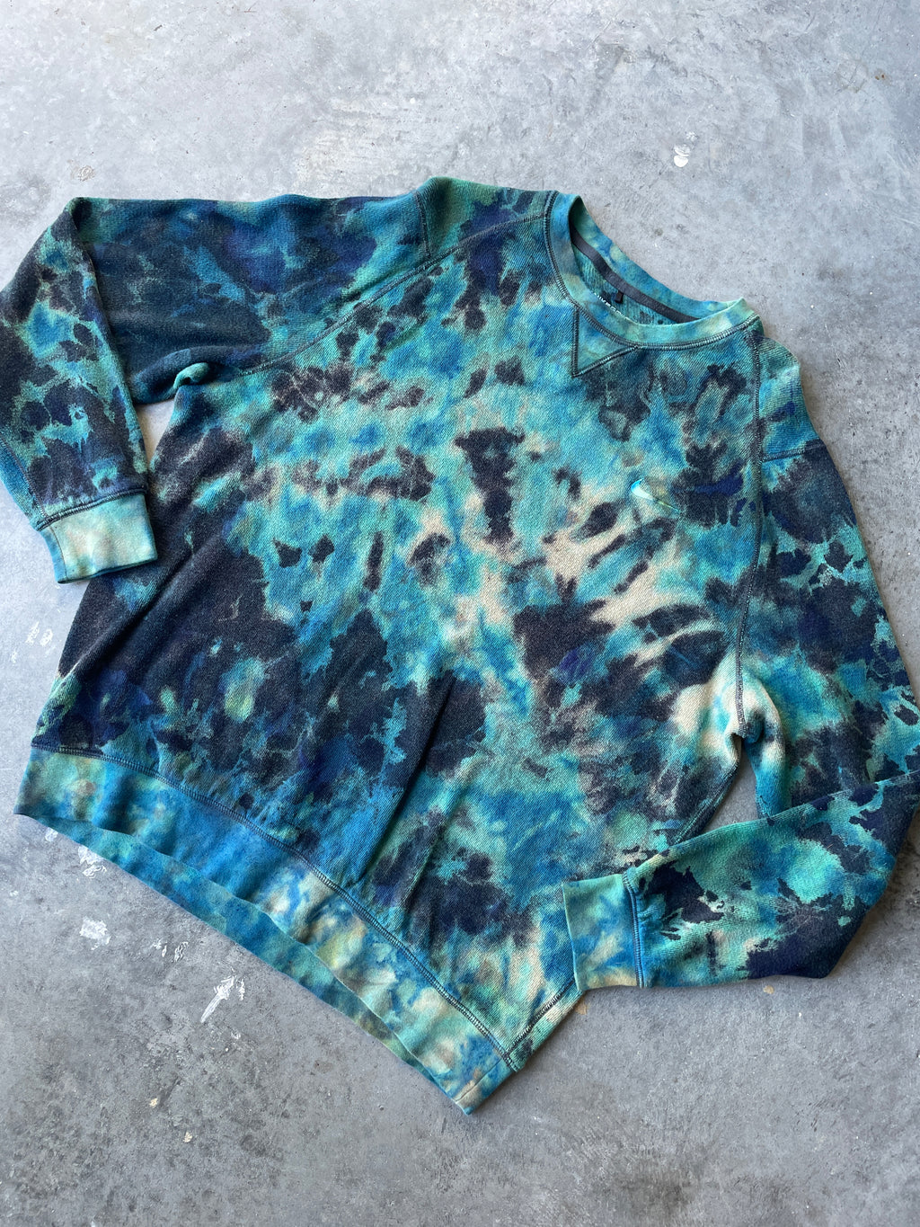 Nike Golf Tie Dye Crewneck Sweatshirt | One-of-a-Kind Blue and Black Sweatshirt | Men's XL
