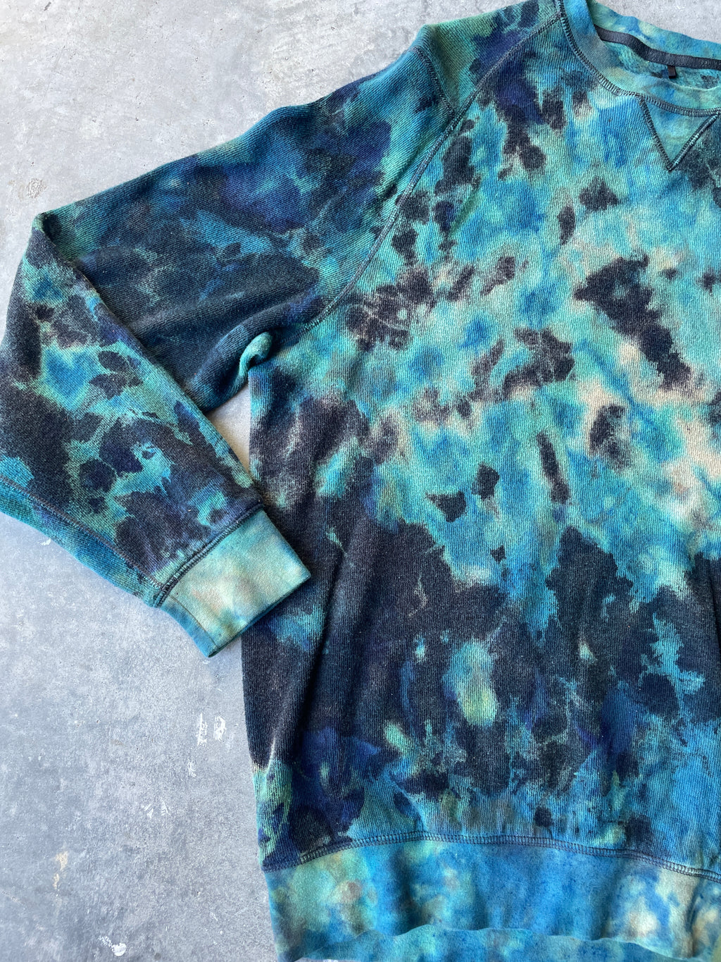 Nike Golf Tie Dye Crewneck Sweatshirt | One-of-a-Kind Blue and Black Sweatshirt | Men's XL