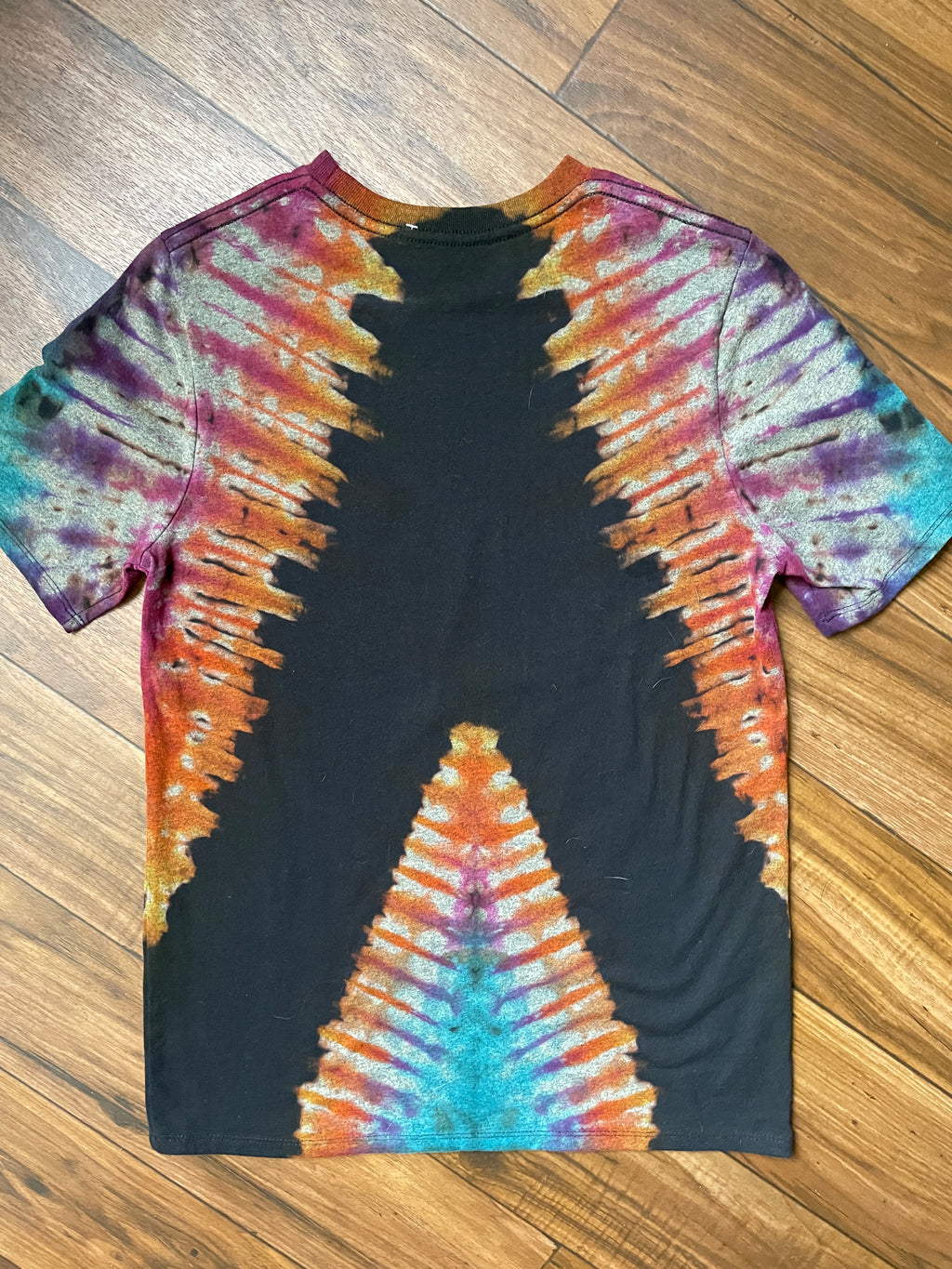 XL Youth WUTAH Delicate Arch Handmade Reverse One-Of-a-Kind Tie Dye Short Sleeve T-Shirt