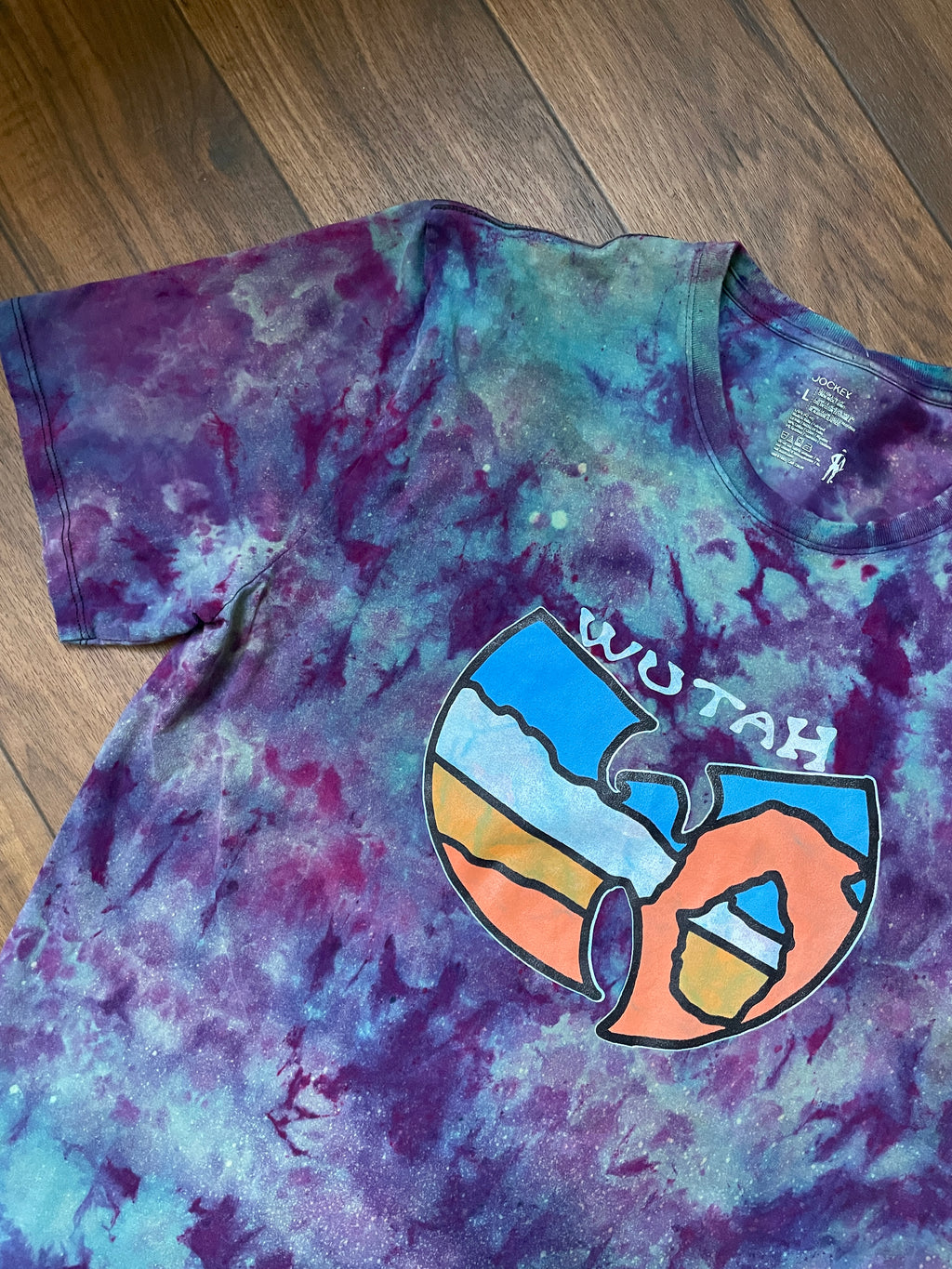 Men's Large WUTAH Delicate Arch One-of-a-Kind Handmade Galaxy Tie Dye Short Sleeve T-Shirt