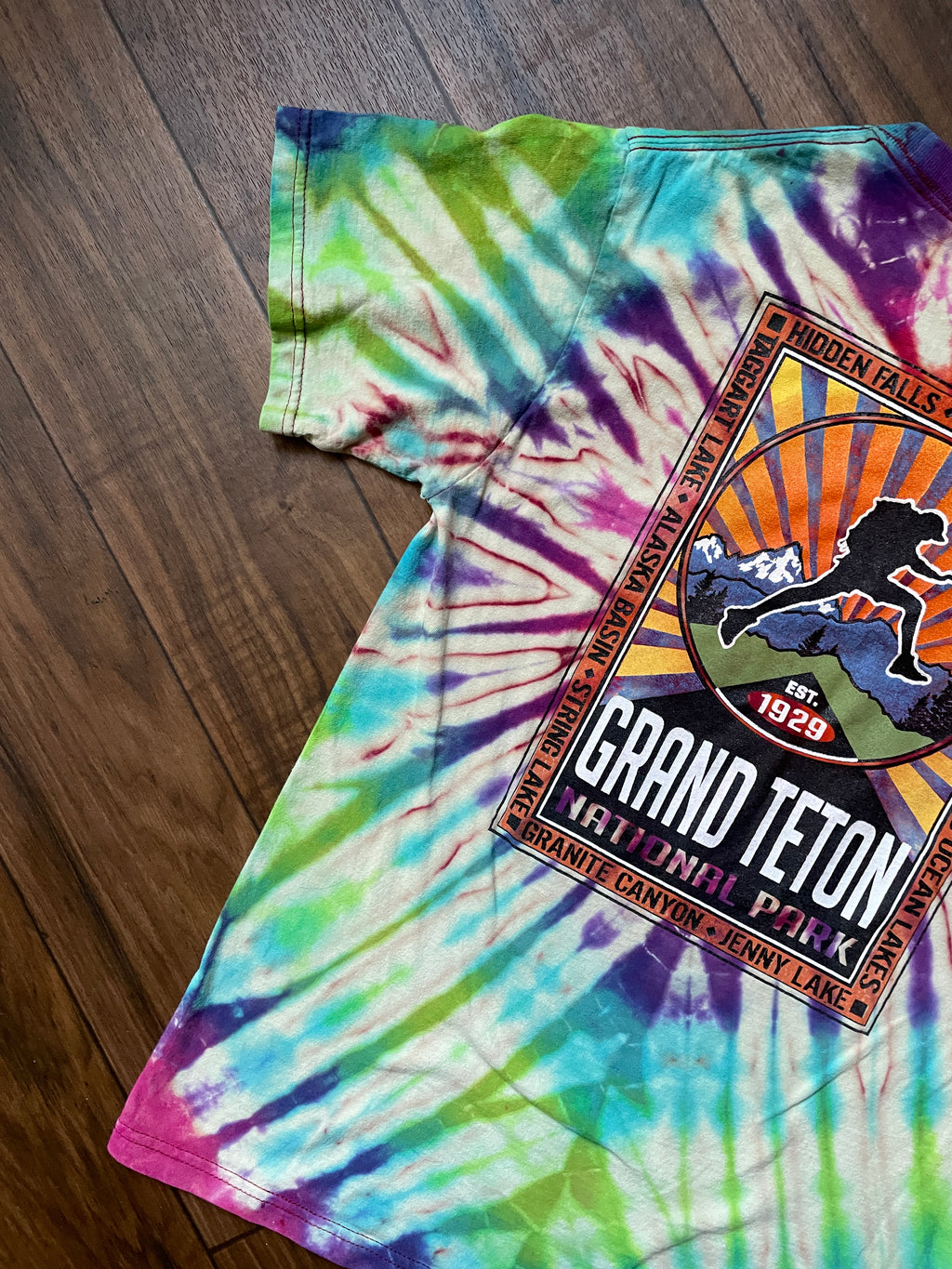 Men's Small Grand Teton (WY) Handmade Tie Dye Short Sleeve T-Shirt