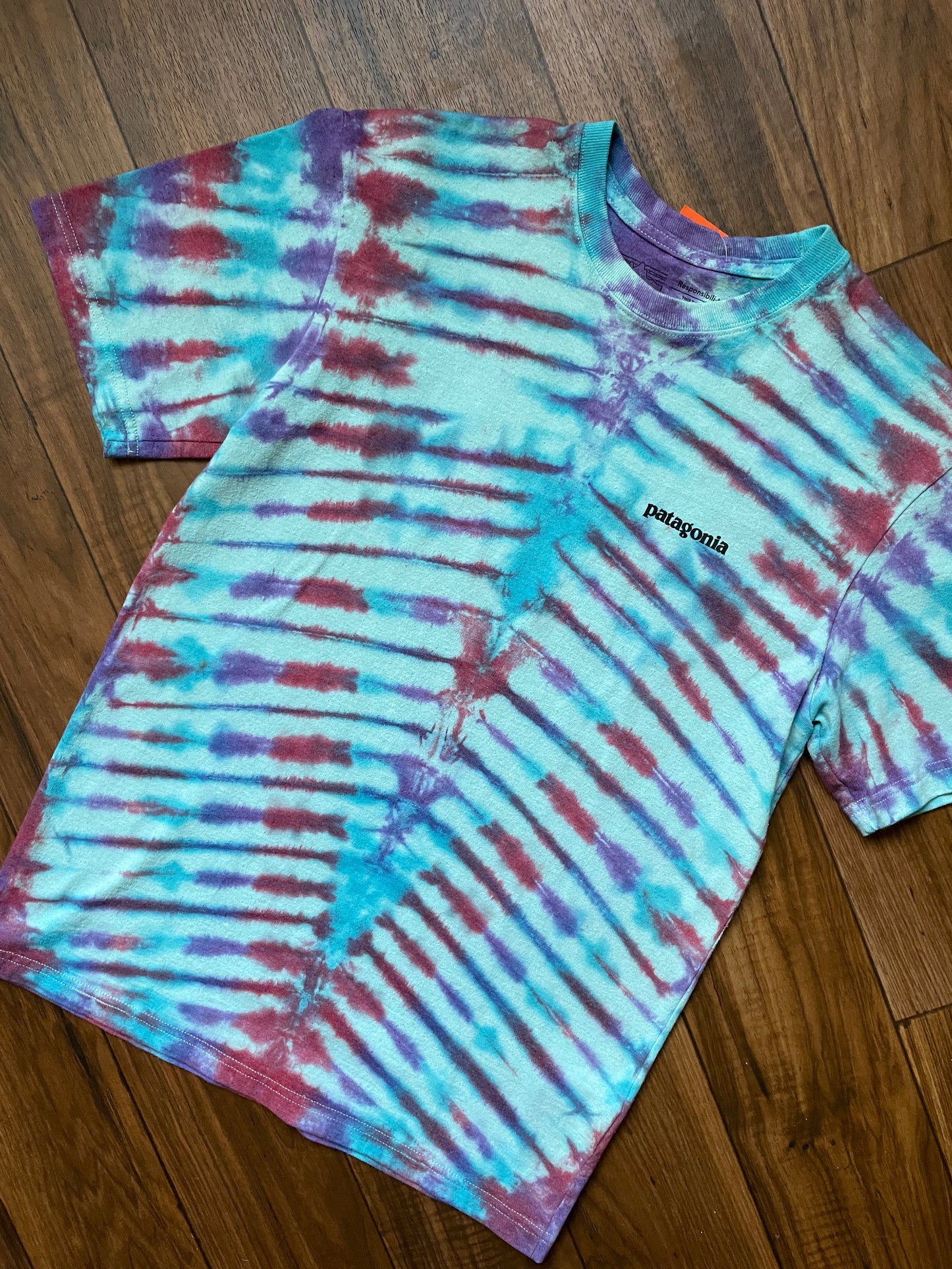 Men's XS Patagonia Logo Handmade Tie Dye Short Sleeve T-Shirt