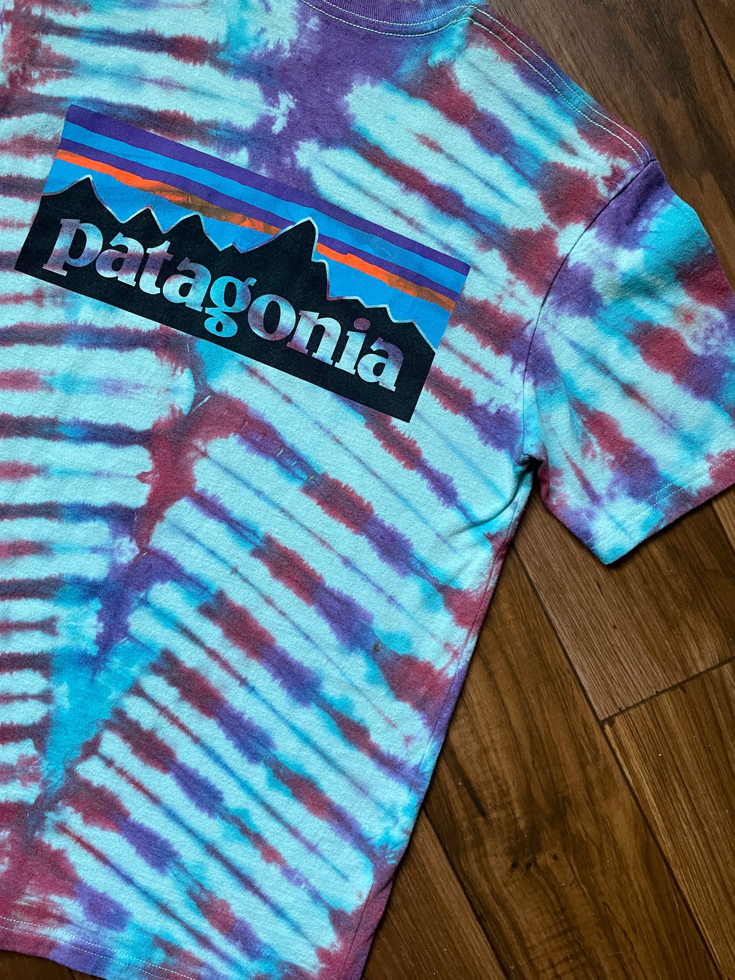 Men's XS Patagonia Logo Handmade Tie Dye Short Sleeve T-Shirt