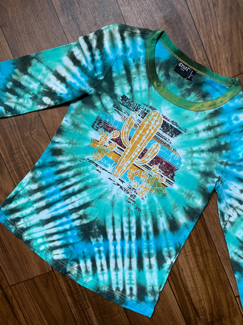 Women's Small Saguaro Cactus Handmade Tie Dye Long Sleeve T-Shirt