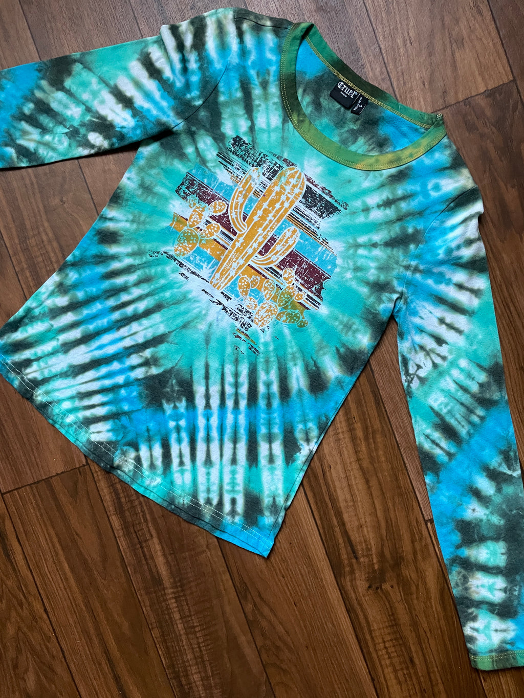 Women's Small Saguaro Cactus Handmade Tie Dye Long Sleeve T-Shirt