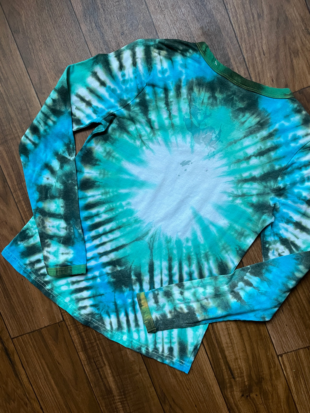 Women's Small Saguaro Cactus Handmade Tie Dye Long Sleeve T-Shirt