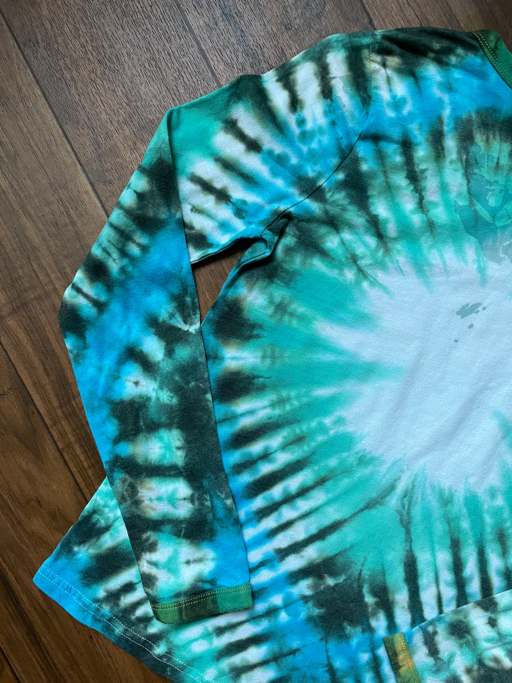 Women's Small Saguaro Cactus Handmade Tie Dye Long Sleeve T-Shirt