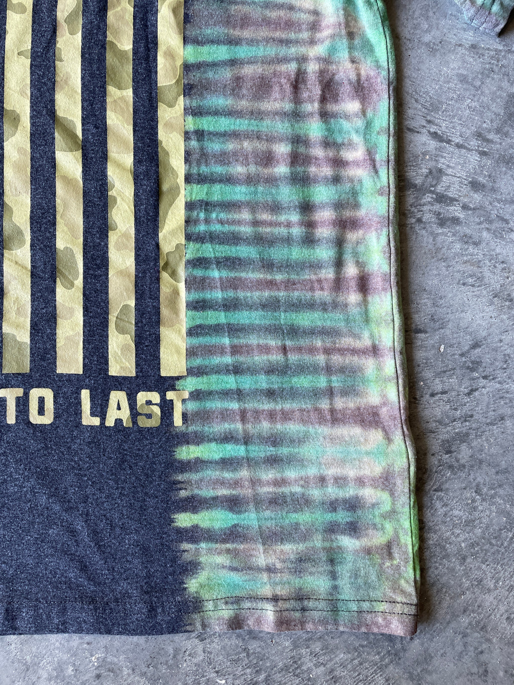 Carhartt "Built to Last" Camo Flag Short Sleeve Gray and Green Reverse Tie Dye T-Shirt | One-of-a-Kind | Men's Medium