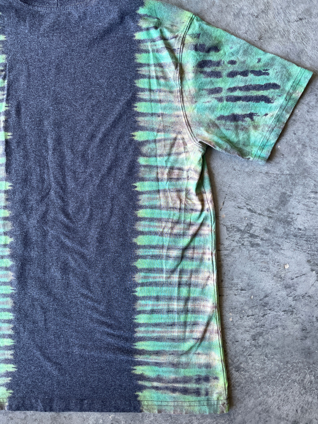 Carhartt "Built to Last" Camo Flag Short Sleeve Gray and Green Reverse Tie Dye T-Shirt | One-of-a-Kind | Men's Medium