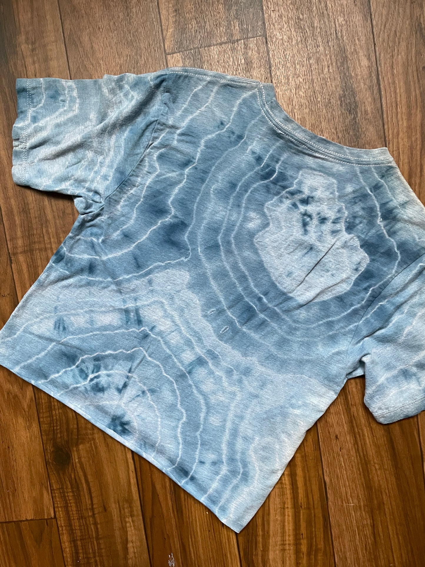 Small Men's Groovy Alien Handmade Galaxy Geode Tie Dye Long-Line T-Shirt | One-Of-a-Kind Upcycled Blue and Gray Short Sleeve Shirt