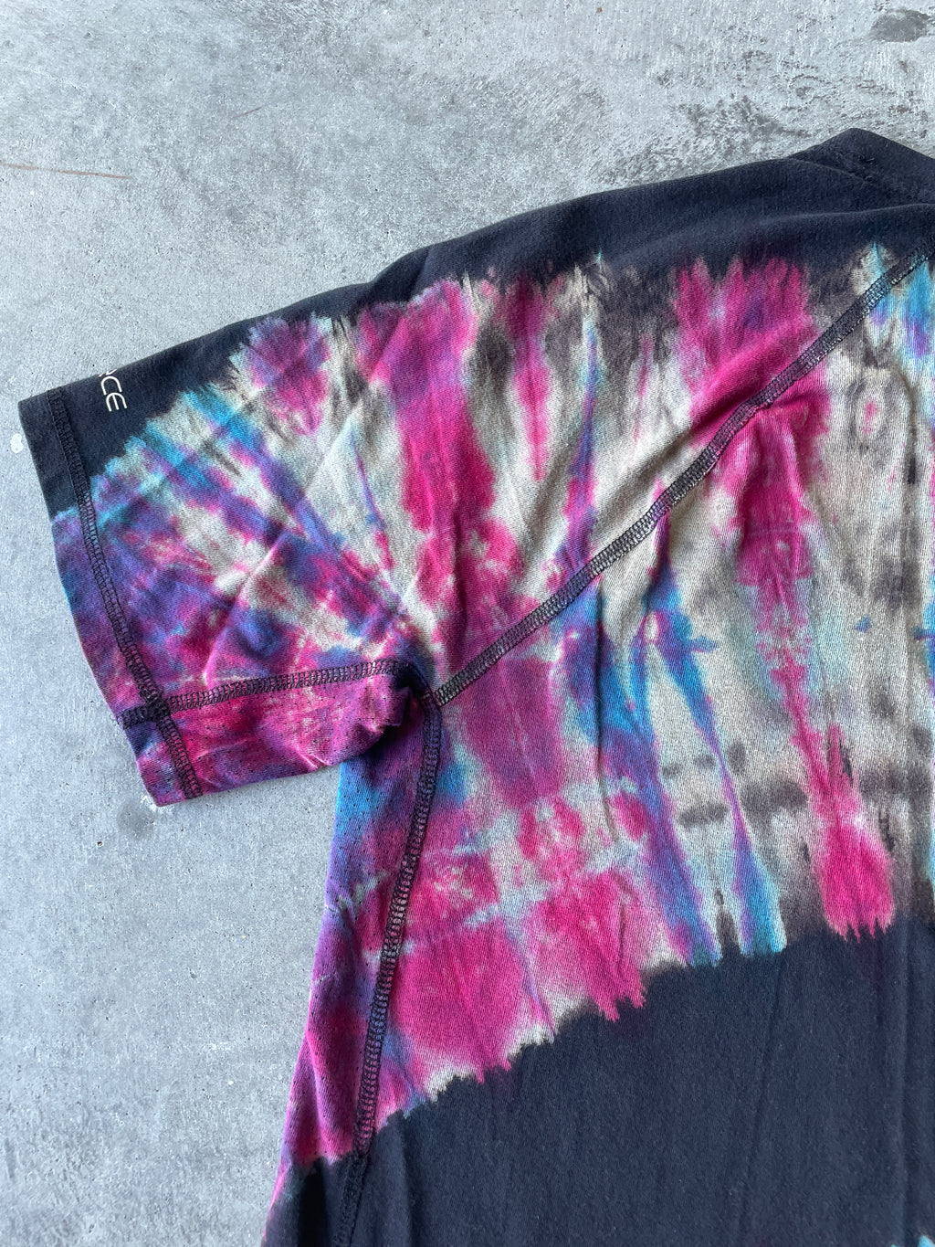 Carhartt Short Sleeve Red, White, and Black Reverse Tie Dye T-Shirt | One-of-a-Kind | Men's Medium