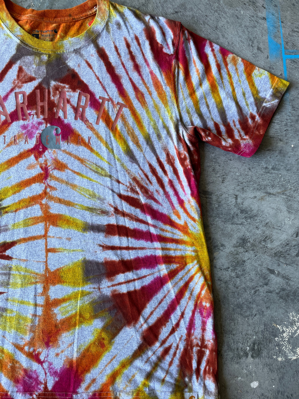 Carhartt Short Sleeve Gray & Gold Tie Dye Graphic T-Shirt | One-of-a-Kind | Men's Large