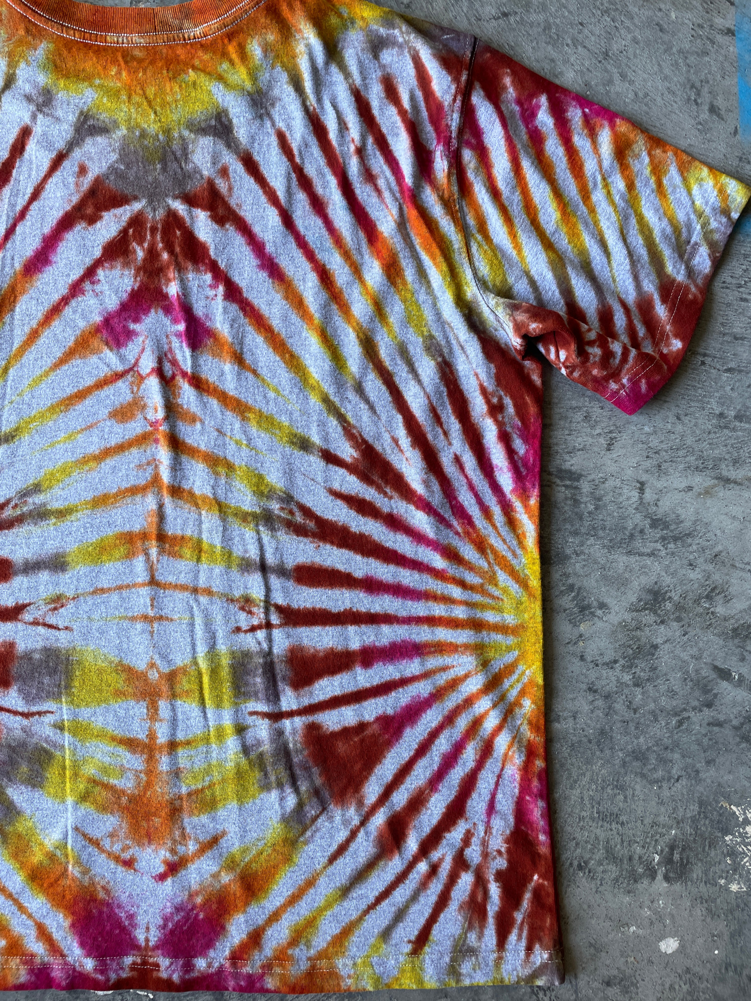 Carhartt Short Sleeve Gray & Gold Tie Dye Graphic T-Shirt | One-of-a-Kind | Men's Large