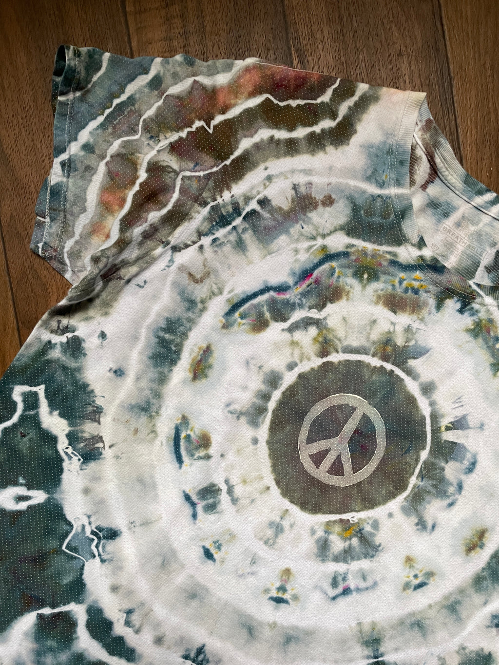 Men's Large Peace Sign Short Sleeve Blue and White Geode Tie Dye T-Shirt