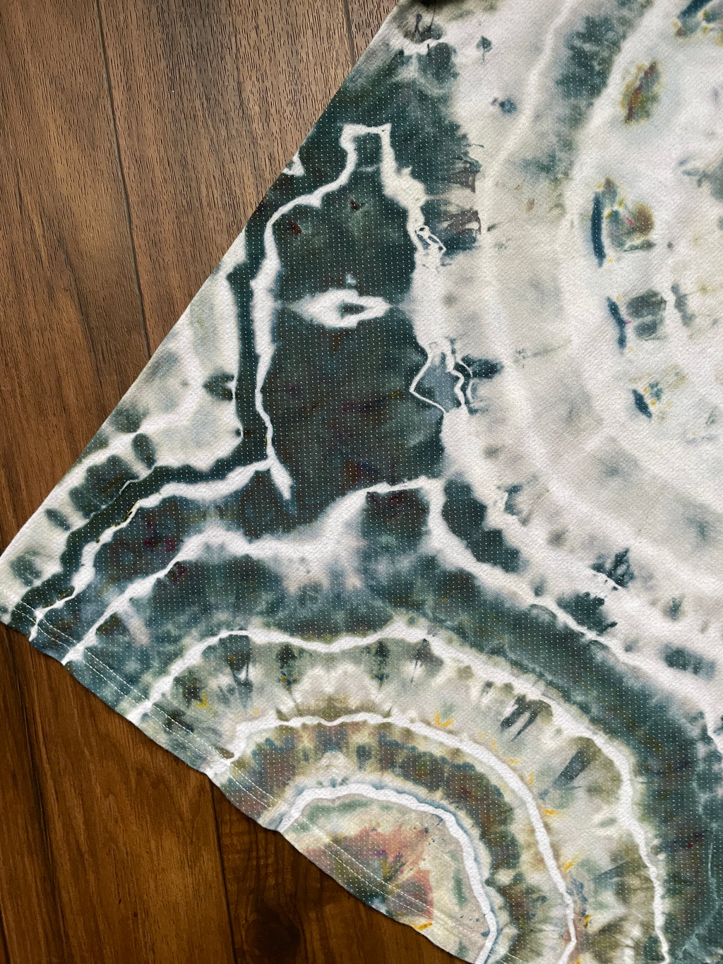 Men's Large Peace Sign Short Sleeve Blue and White Geode Tie Dye T-Shirt