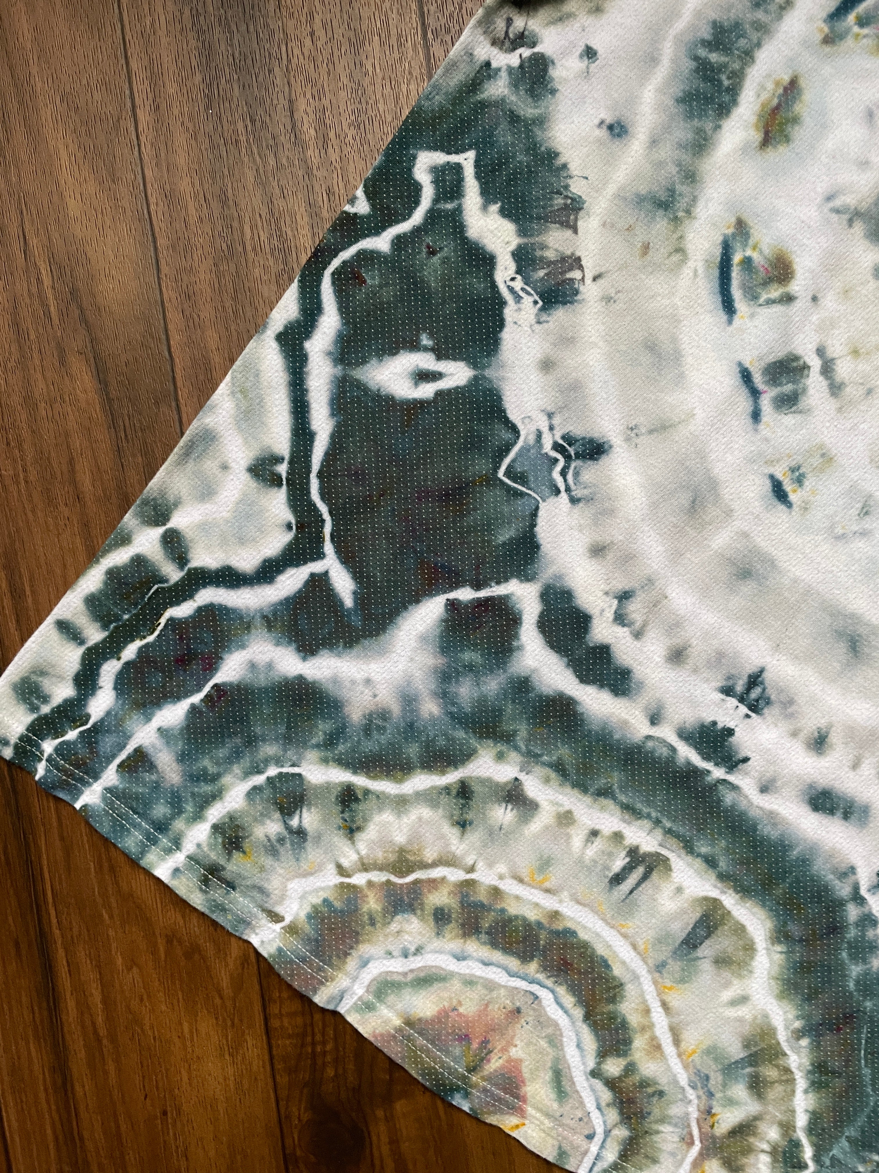 Men's Large Peace Sign Short Sleeve Blue and White Geode Tie Dye T-Shirt