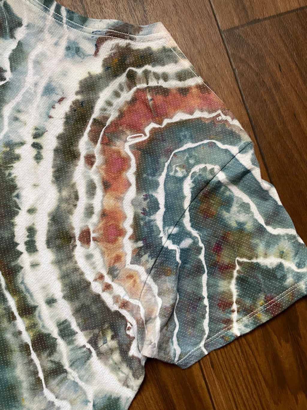 Men's Large Peace Sign Short Sleeve Blue and White Geode Tie Dye T-Shirt