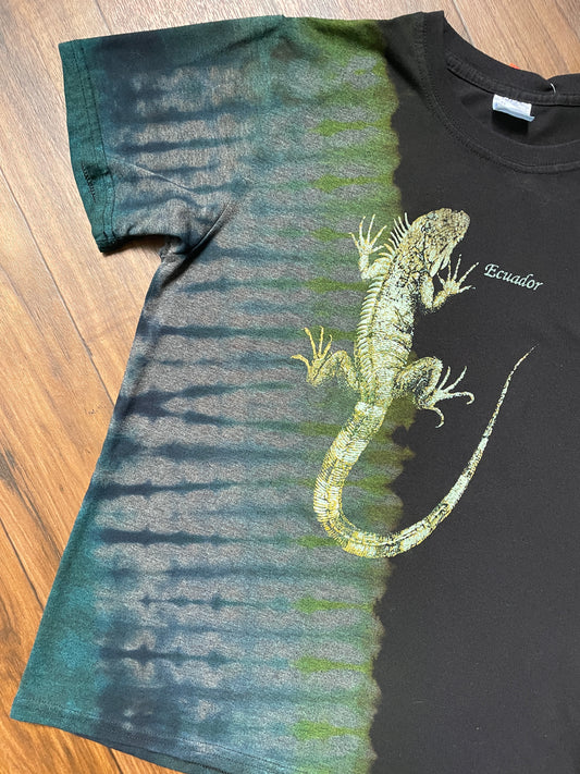 Men's Medium Vintage Ecuador Iguana Handmade Tie Dye Short Sleeve T-Shirt