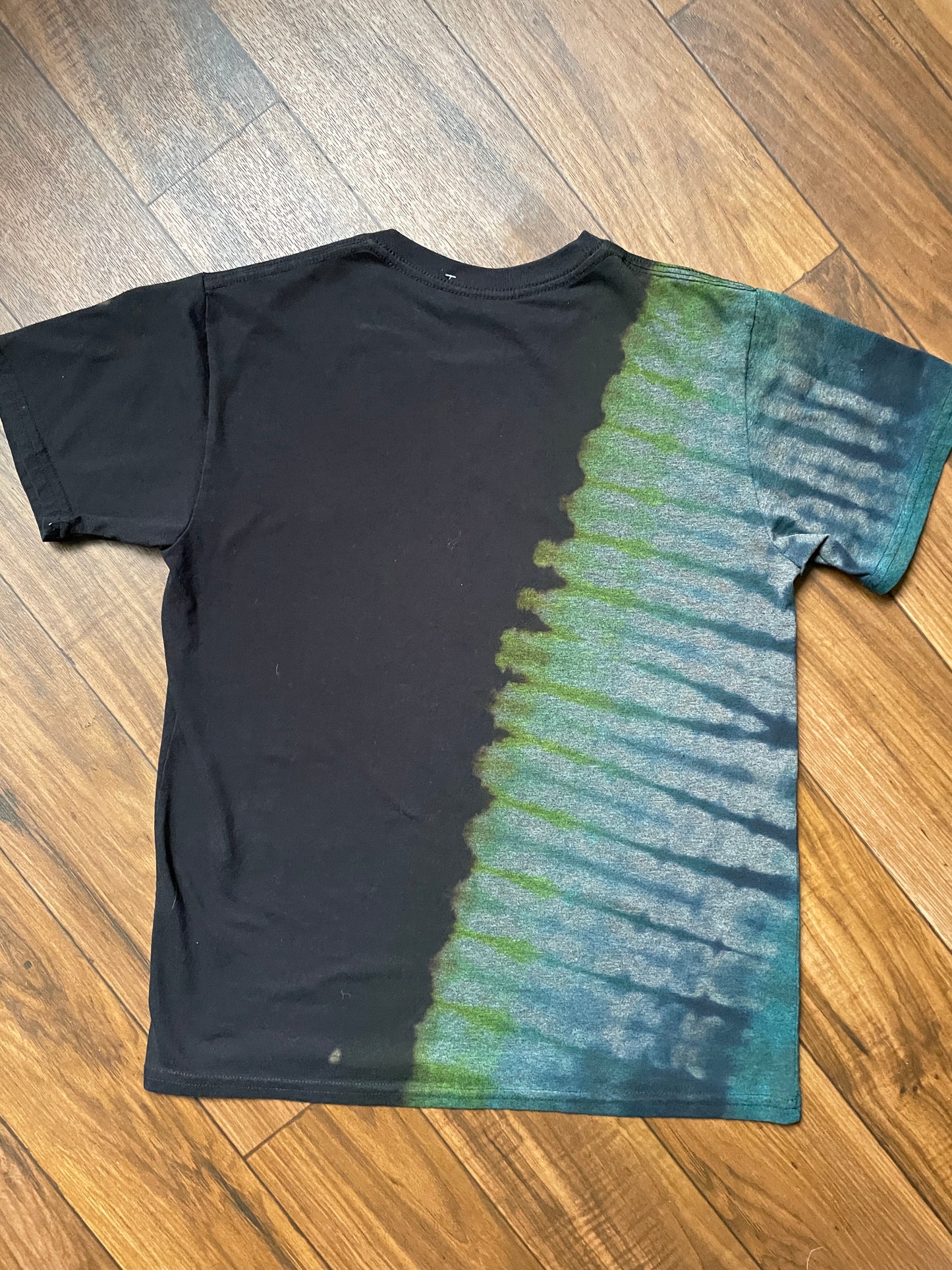 Men's Medium Vintage Ecuador Iguana Handmade Tie Dye Short Sleeve T-Shirt