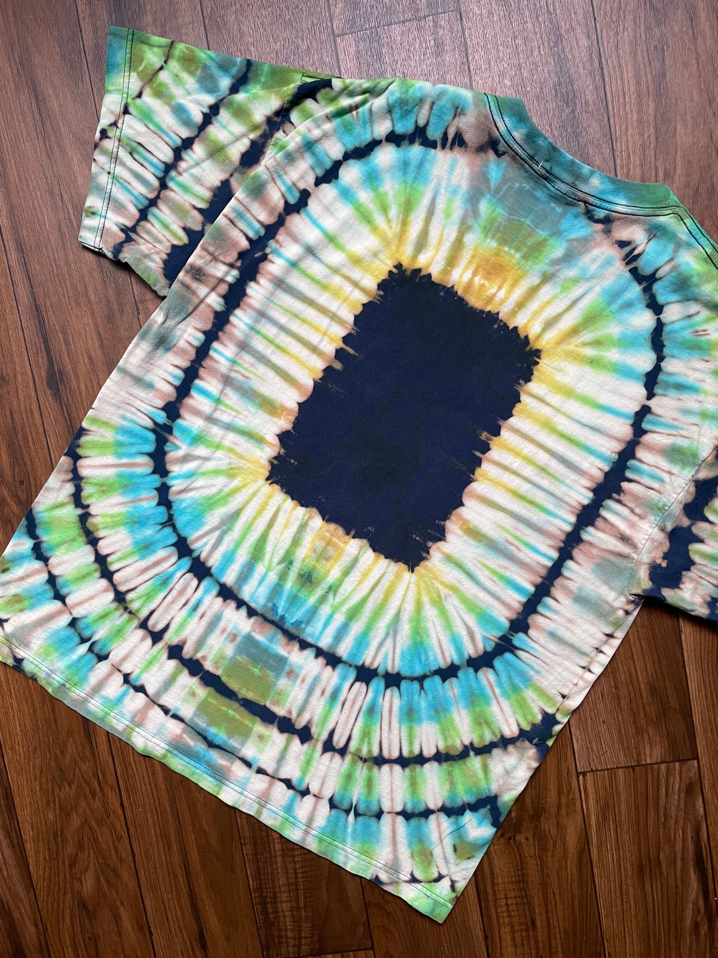 Men's 2XL 18-Point Buck Handmade Geode Tie Dye Short Sleeve T-Shirt