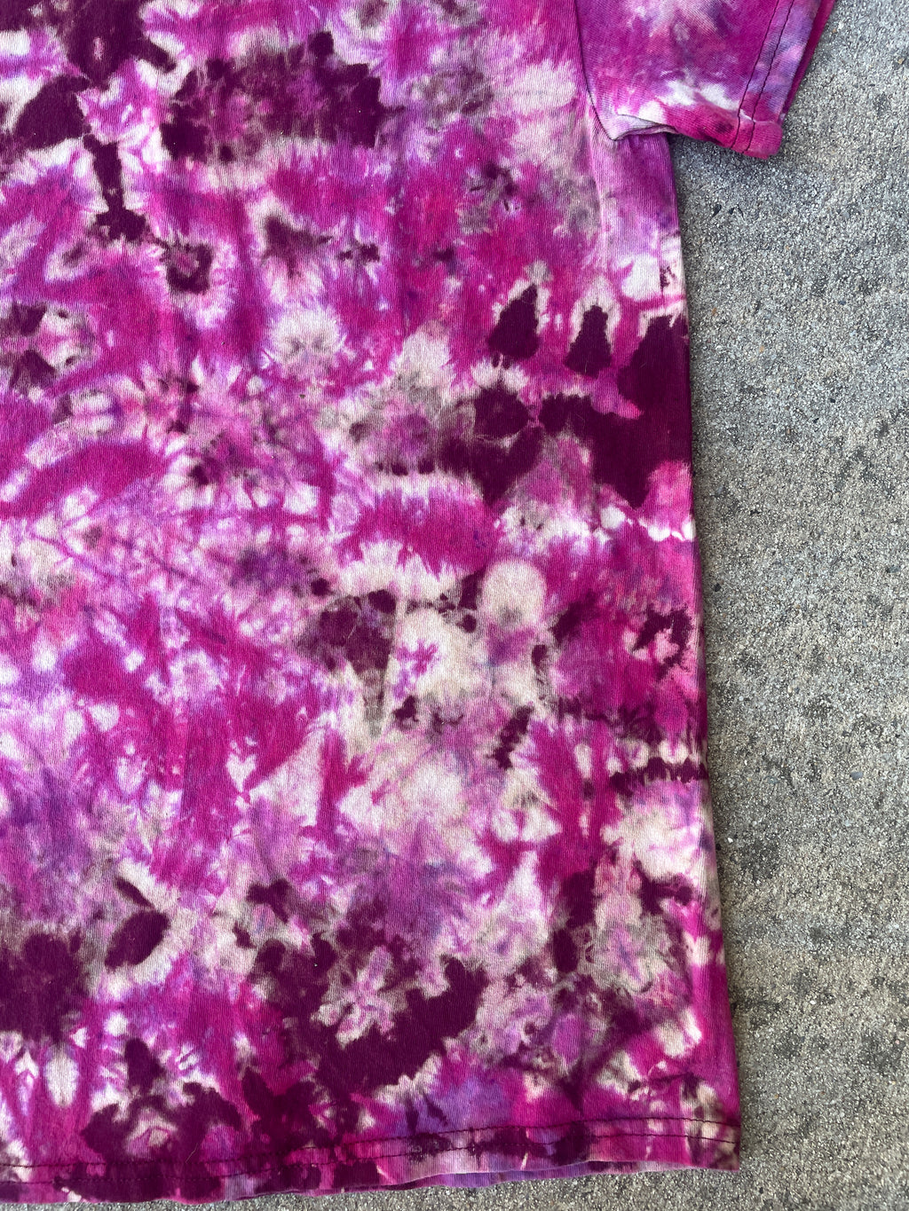 Hand-Printed Skeleton Heart Hands Pink and White Reverse Tie Dye Short Sleeve T-Shirt | Men's Size Small