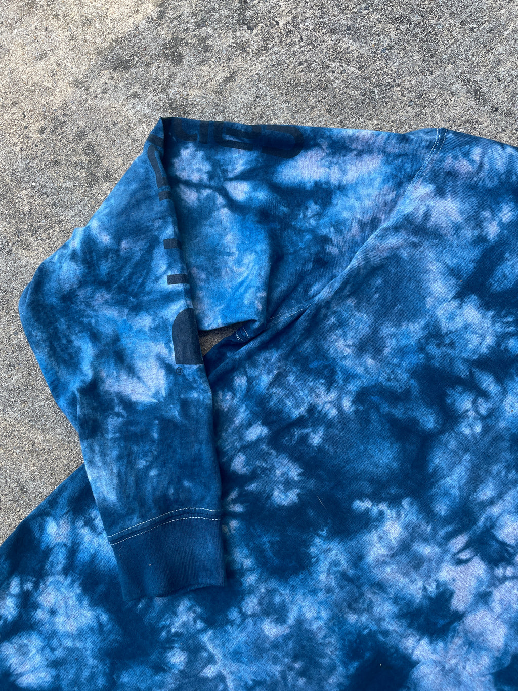 Carhartt Hand-Printed Largemouth Bass Blue and Gray Reverse Tie Dye Long Sleeve T-Shirt | Men's Size Small