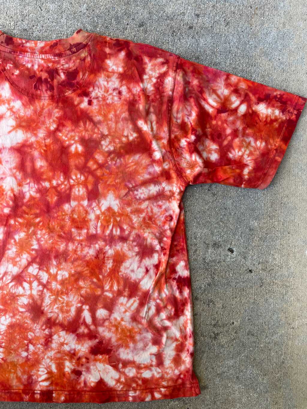 Hand-Printed Largemouth Bass Orange and Red Short Sleeve Tie Dye T-Shirt | Men's Size Large