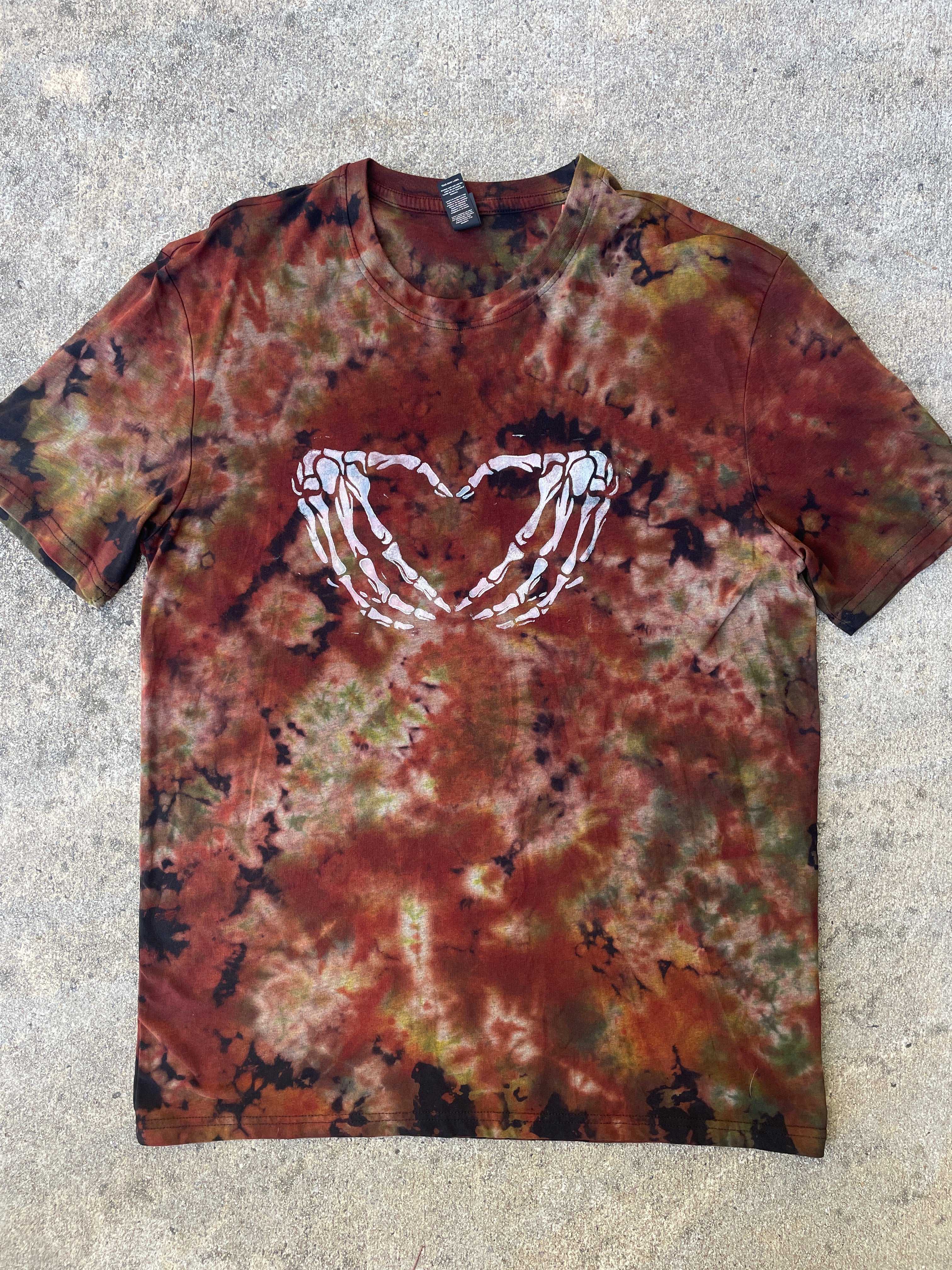 Hand-Printed Skeleton Heart Hands Black and Brown Reverse Tie Dye Short Sleeve T-Shirt | Men's Size Large