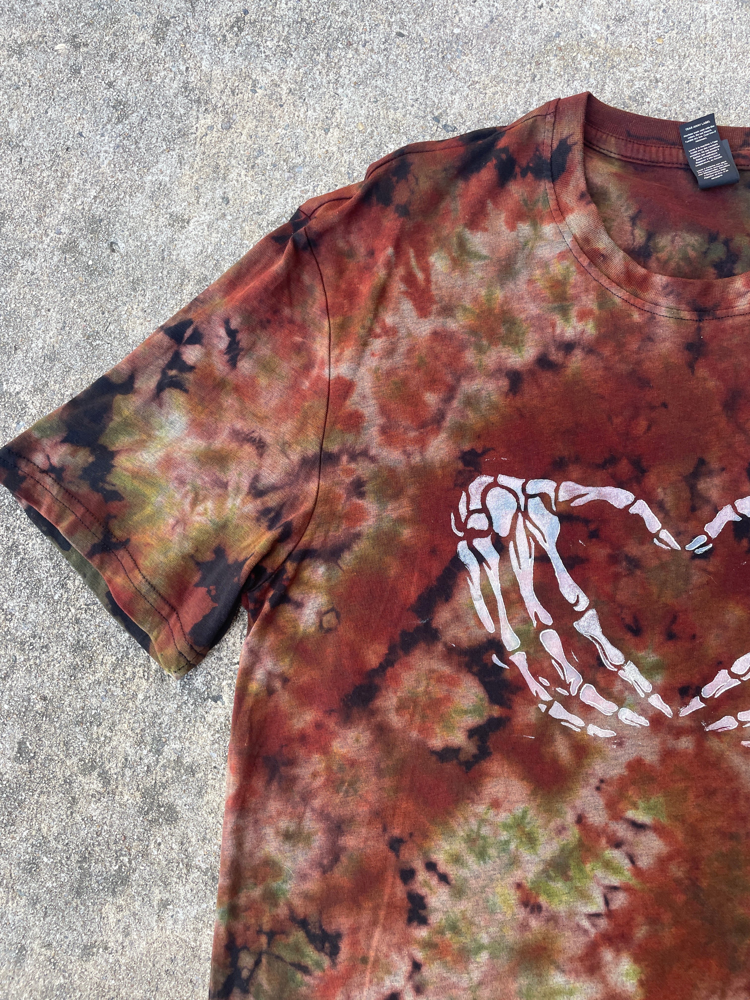 Hand-Printed Skeleton Heart Hands Black and Brown Reverse Tie Dye Short Sleeve T-Shirt | Men's Size Large